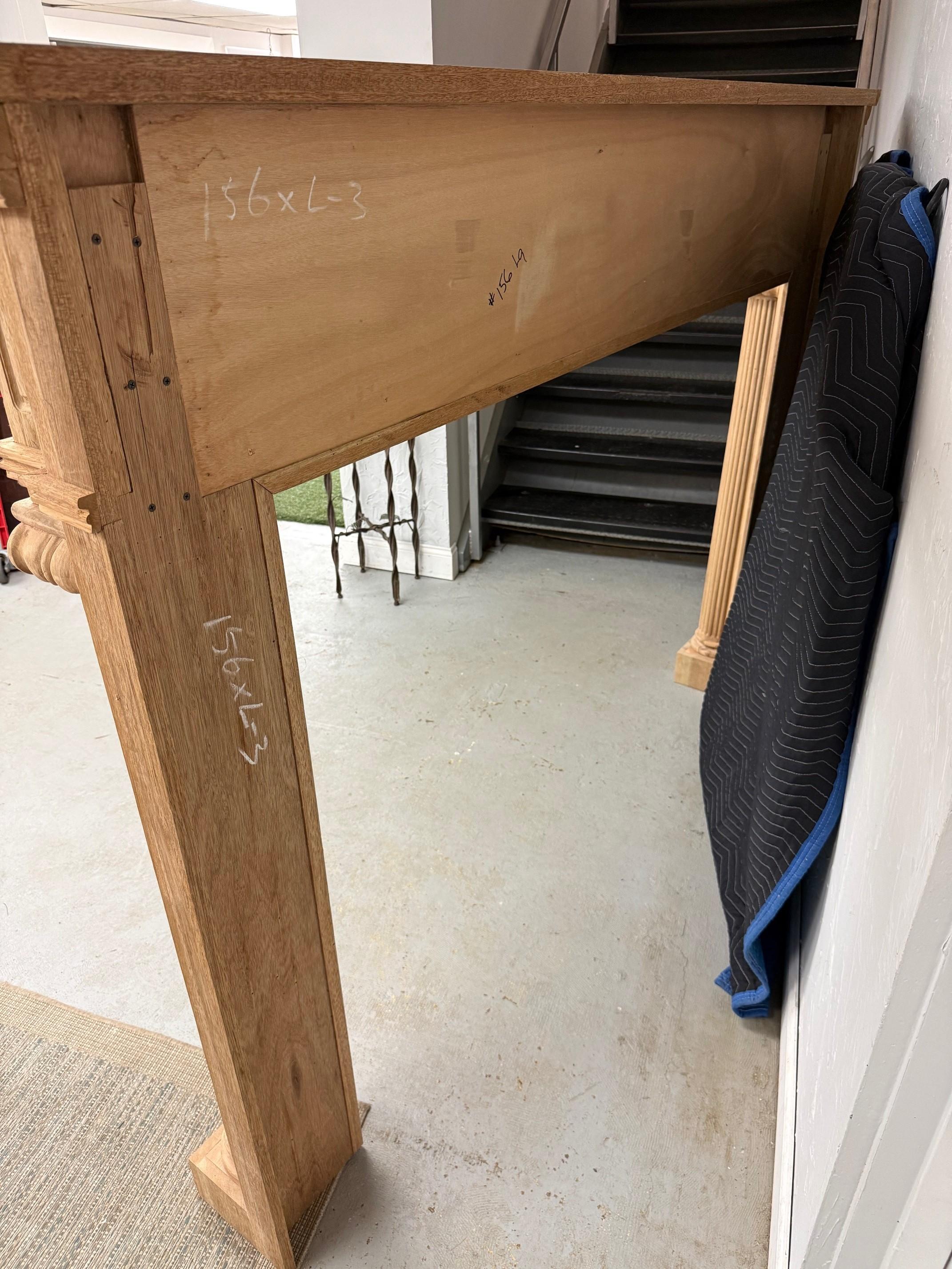 Reproduction Mahogany Fireplace Mantel with Fluted Columns and Carved Capitals in vendita 10