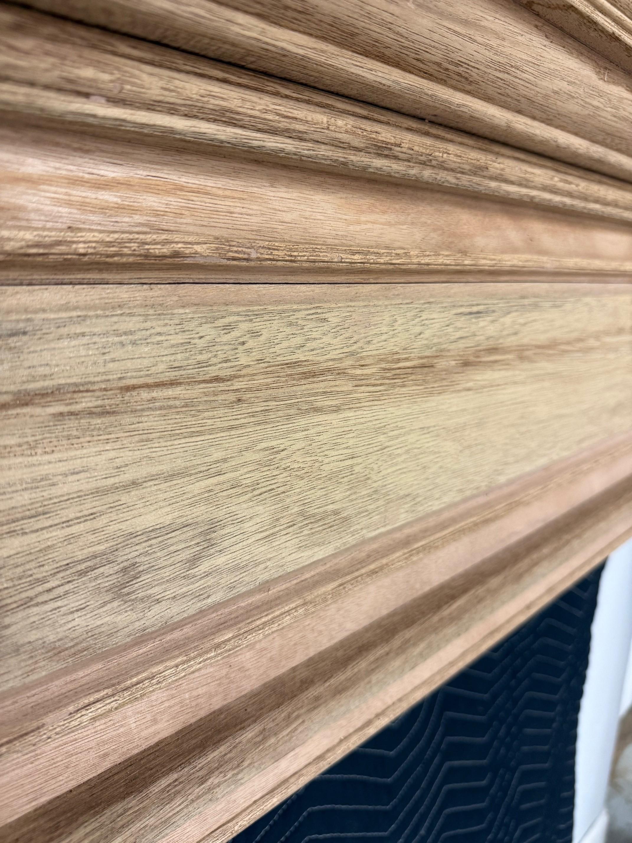 Reproduction Mahogany Fireplace Mantel with Fluted Columns and Carved Capitals in vendita 1