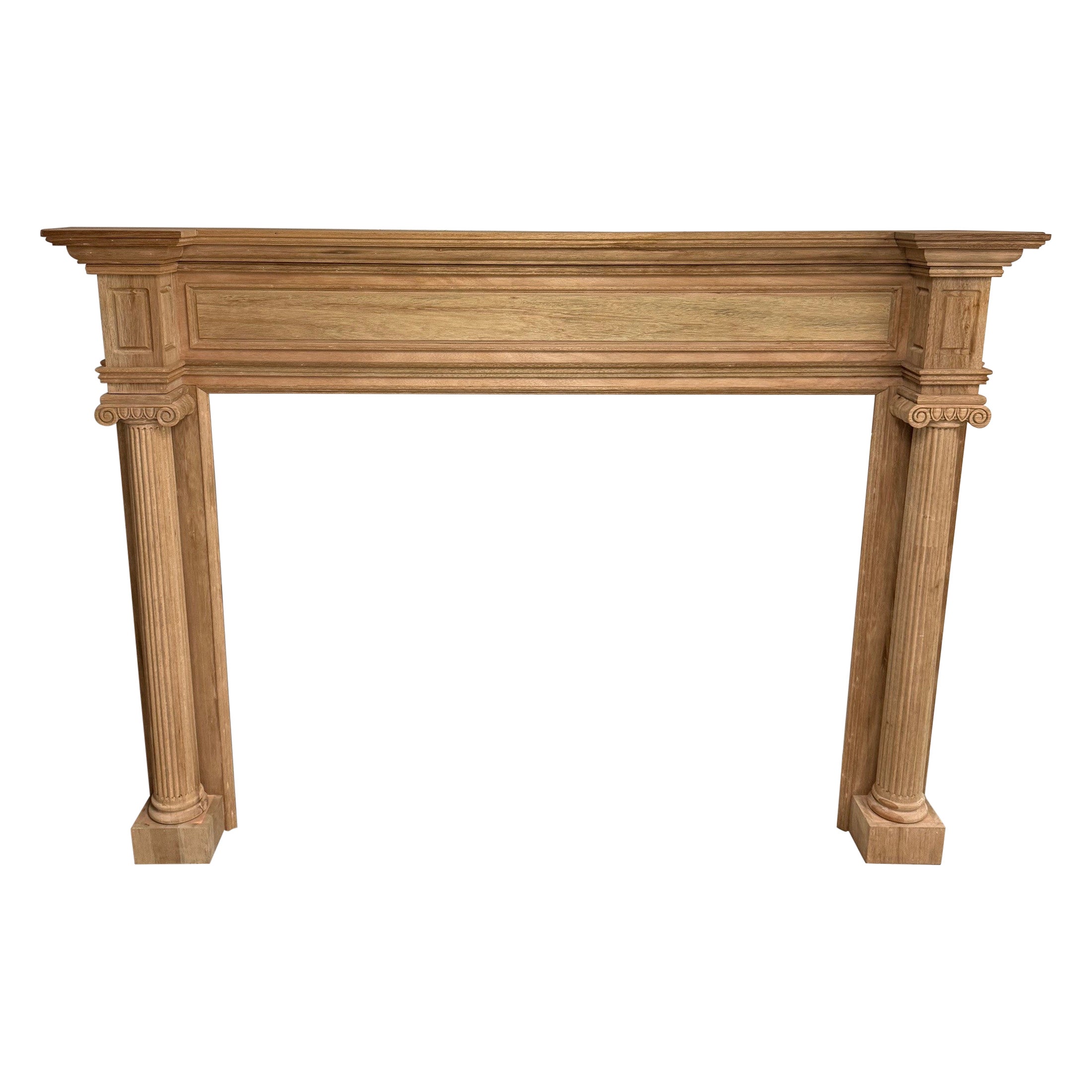 Reproduction Mahogany Fireplace Mantel with Fluted Columns and Carved Capitals in vendita