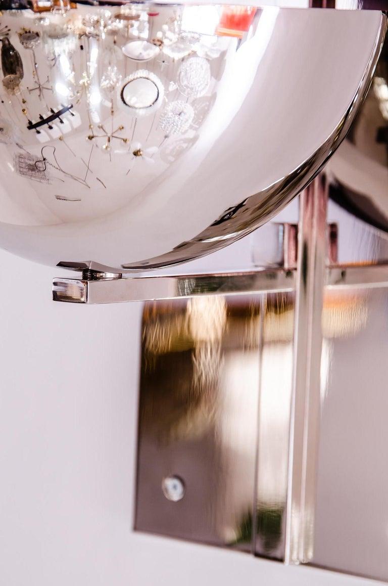 Placcato Riproduzione di una lampada da parete in nichel art déco (più piccola) in vendita
