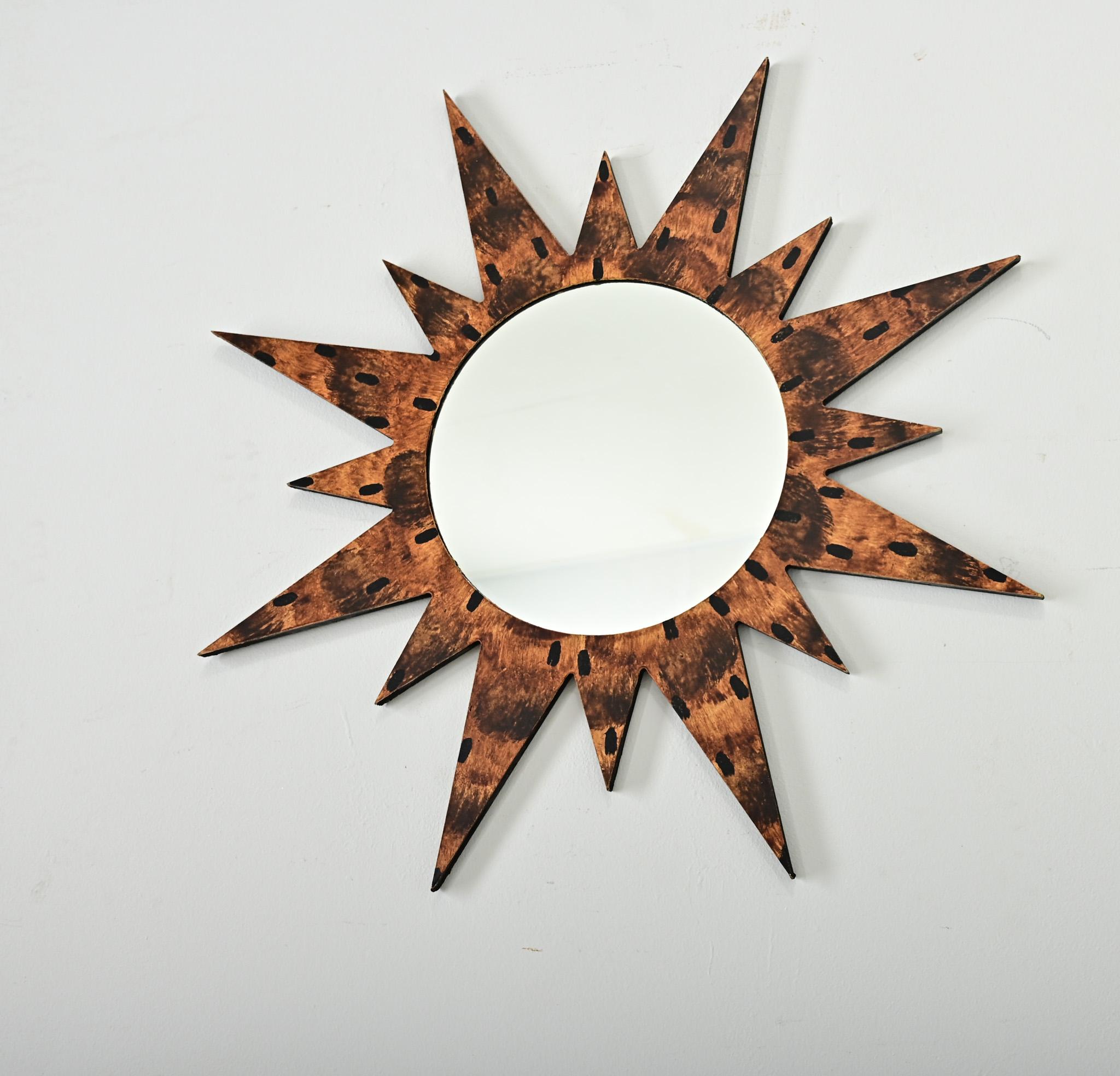 XXIe siècle et contemporain Reproduction d'un miroir à étoiles rayonnantes en vente