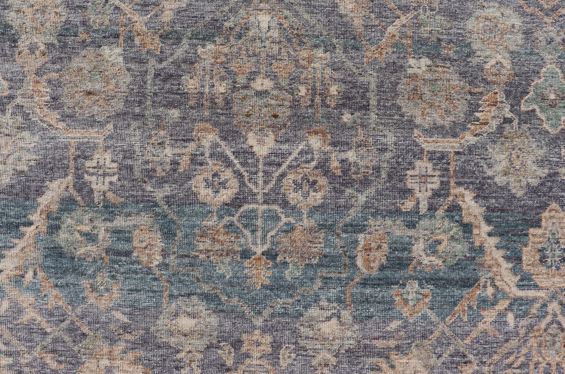 Reproduzierter Sultanabad-Teppich im Used-Look mit blauen, grauen, grauen und beigefarbenen Tönen im Used-Look 8 x 10 (Indisch) im Angebot