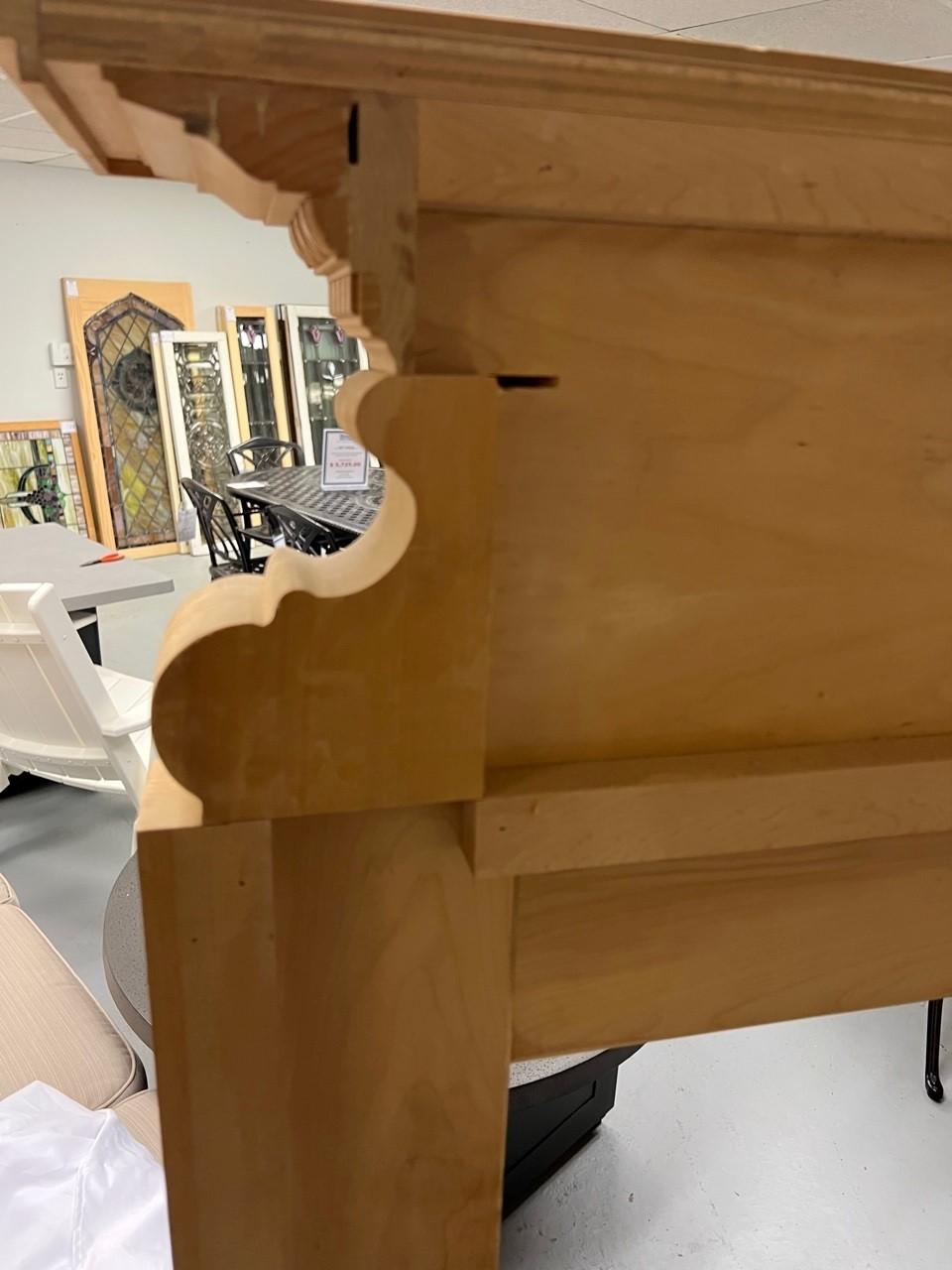 Reproducción de chimenea de madera con centro de corona de madera tallada Abertura grande en venta 5