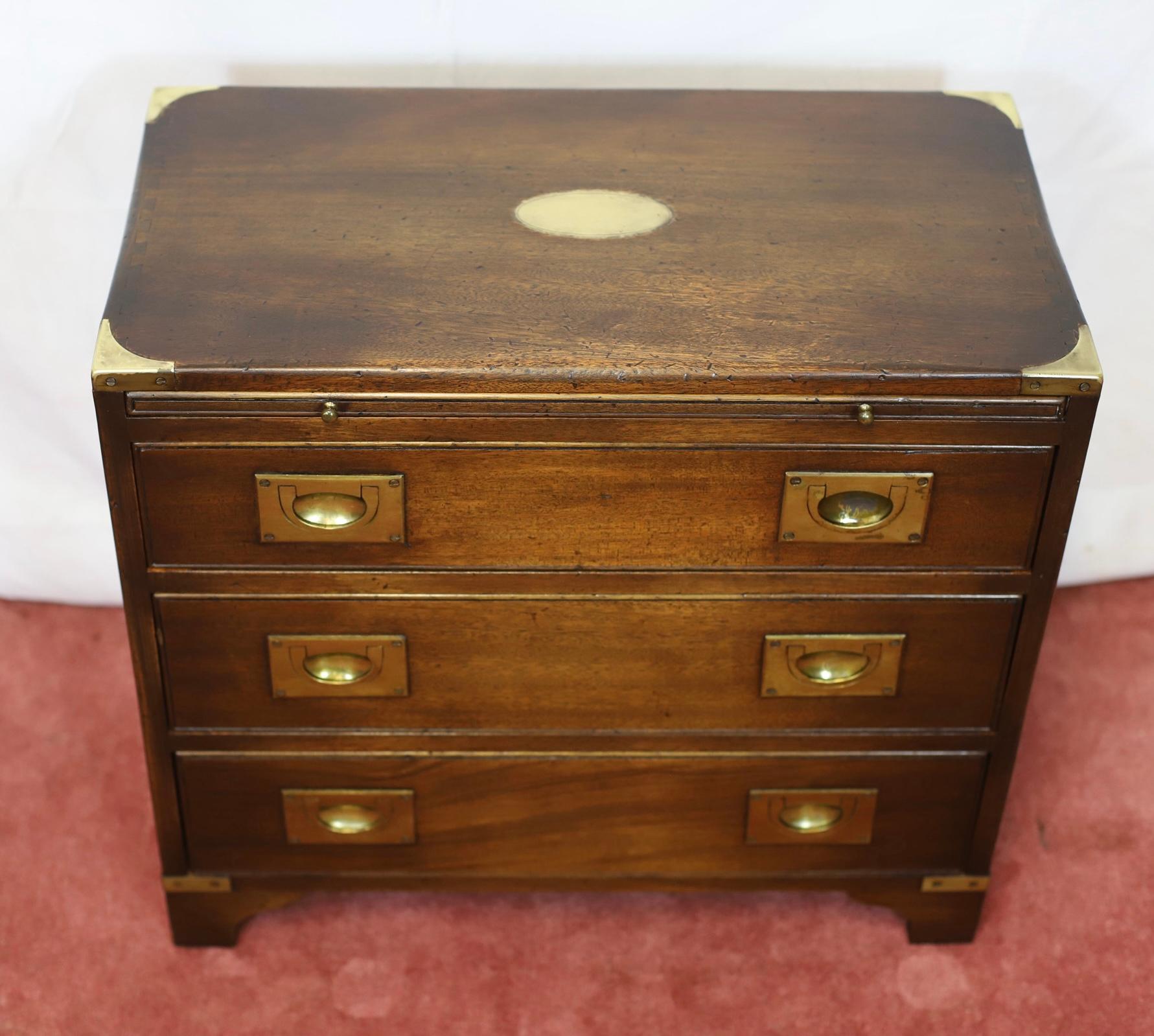 Reprodux Bevan Funnell Lovely Campaign Style Chest Of Drawers In Good Condition For Sale In Crawley, GB