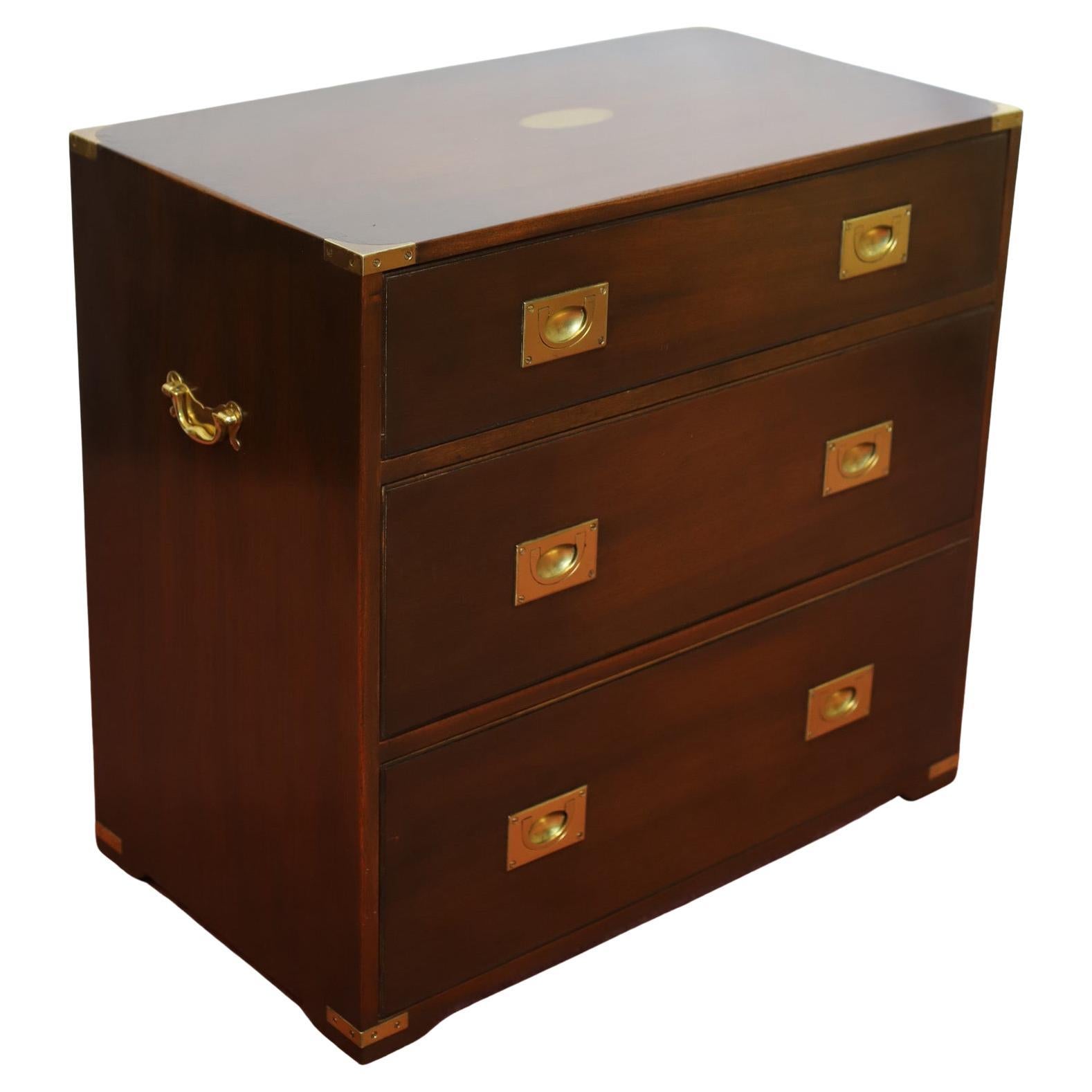 Reprodux Bevan Funnell Lovely Military Campaign Style Chest Of Drawers in vendita