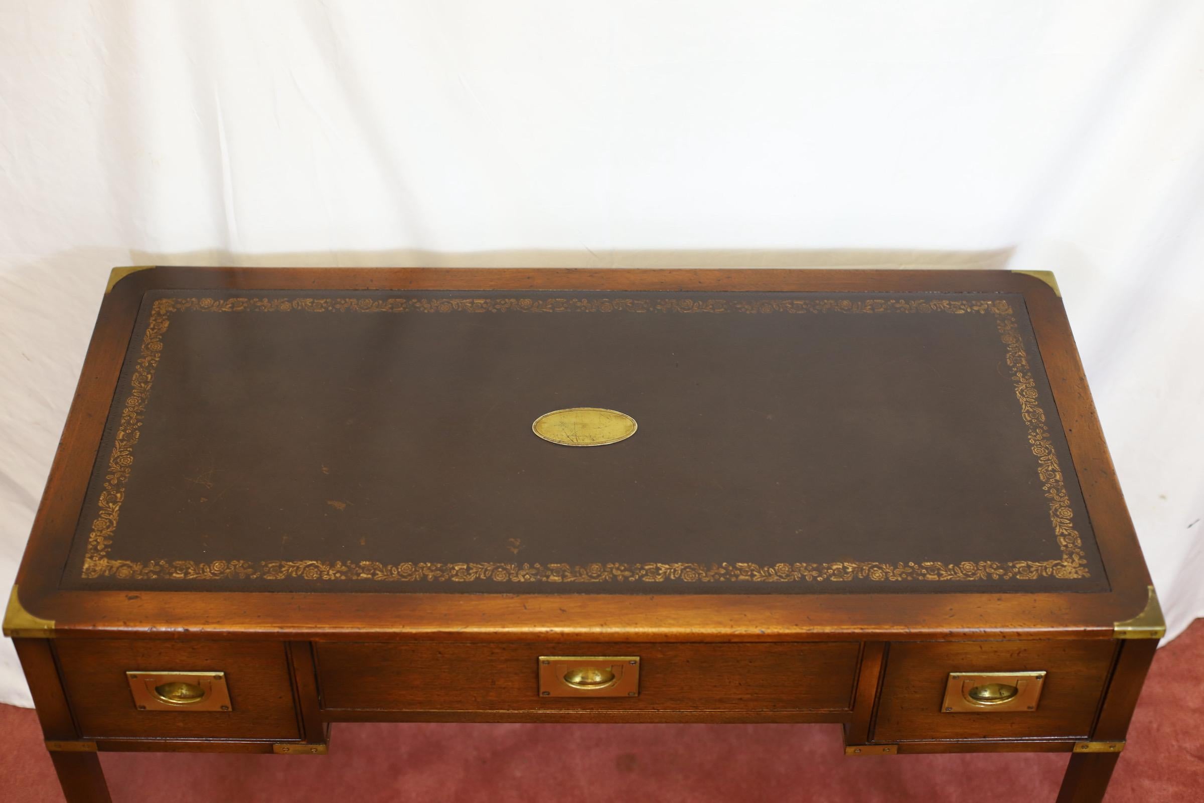 Reprodux Bevan Funnell Lovely Military Campaigner Style Schreibtisch im Angebot 5
