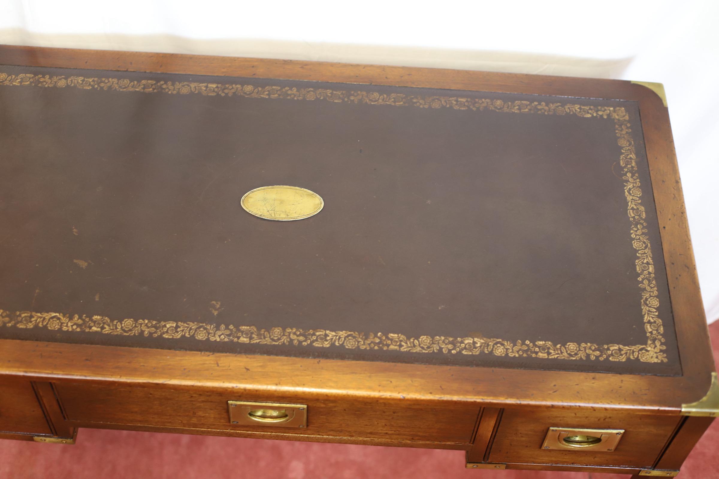 Reprodux Bevan Funnell Lovely Military Campaigner Style Schreibtisch im Angebot 7