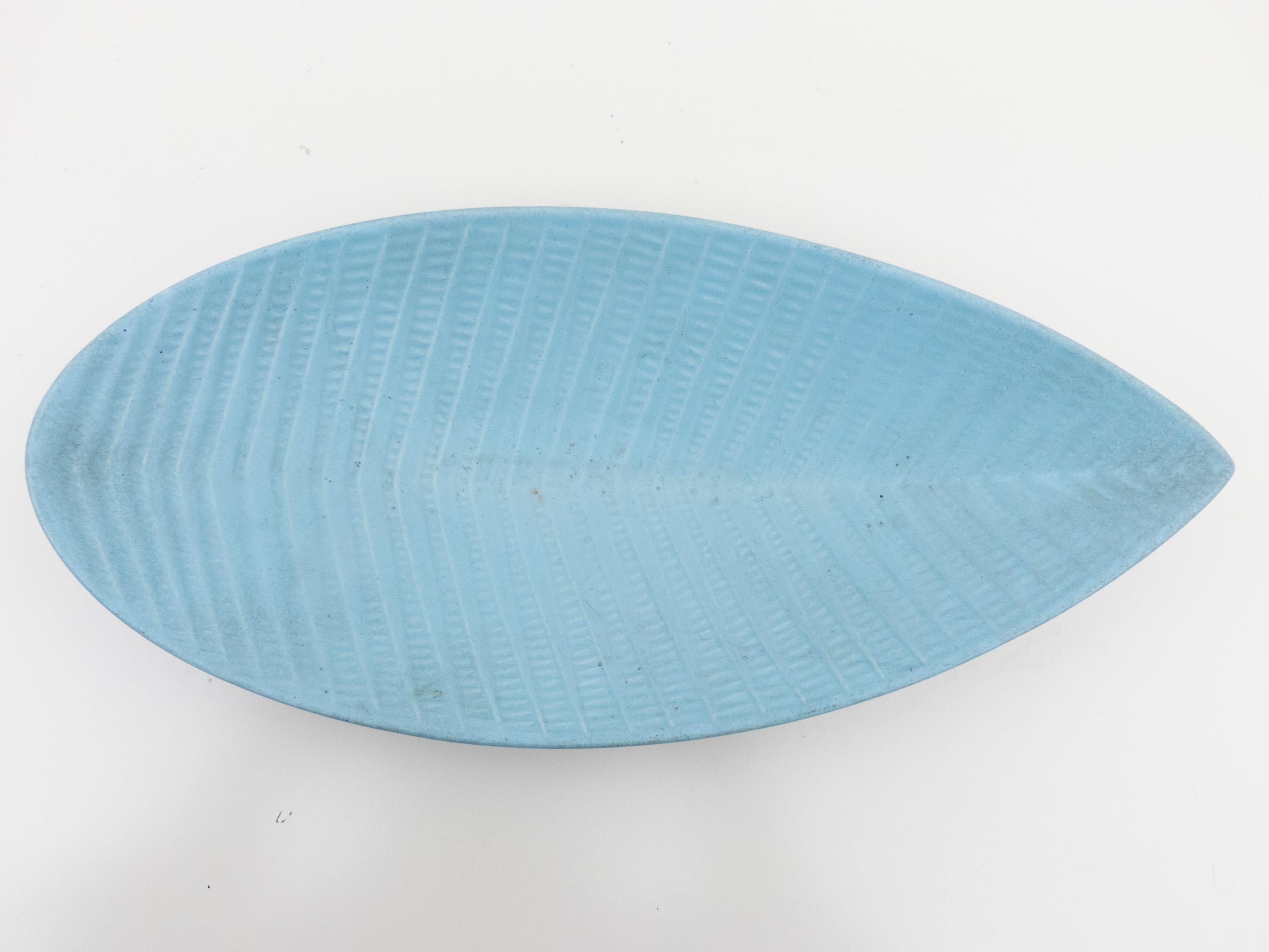 „Reptil“ blattförmiger Keramik-Mitteltisch von Stig Lindberg für Studio Gustavsberg  (Moderne der Mitte des Jahrhunderts) im Angebot
