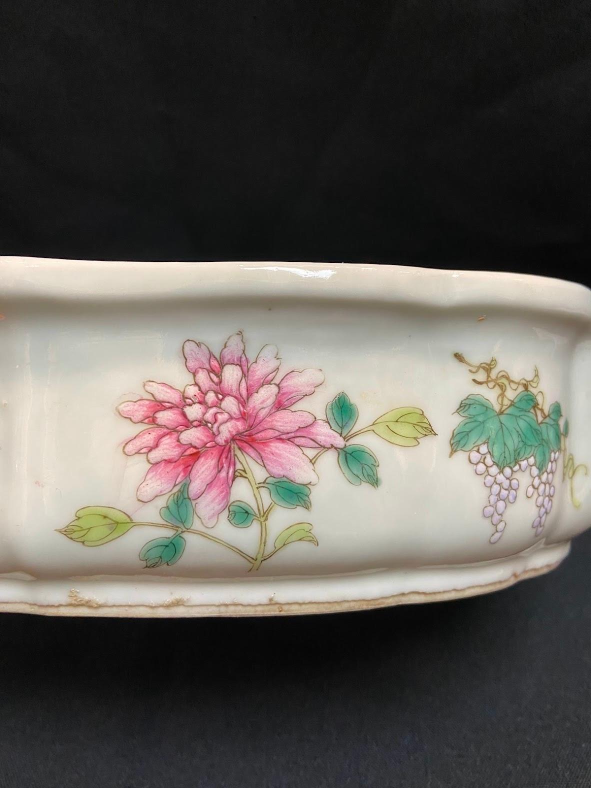 Republic of China Antique Famille Rose Floral Painting Porcelain Narcissus Bowl In Good Condition In San Gabriel, CA