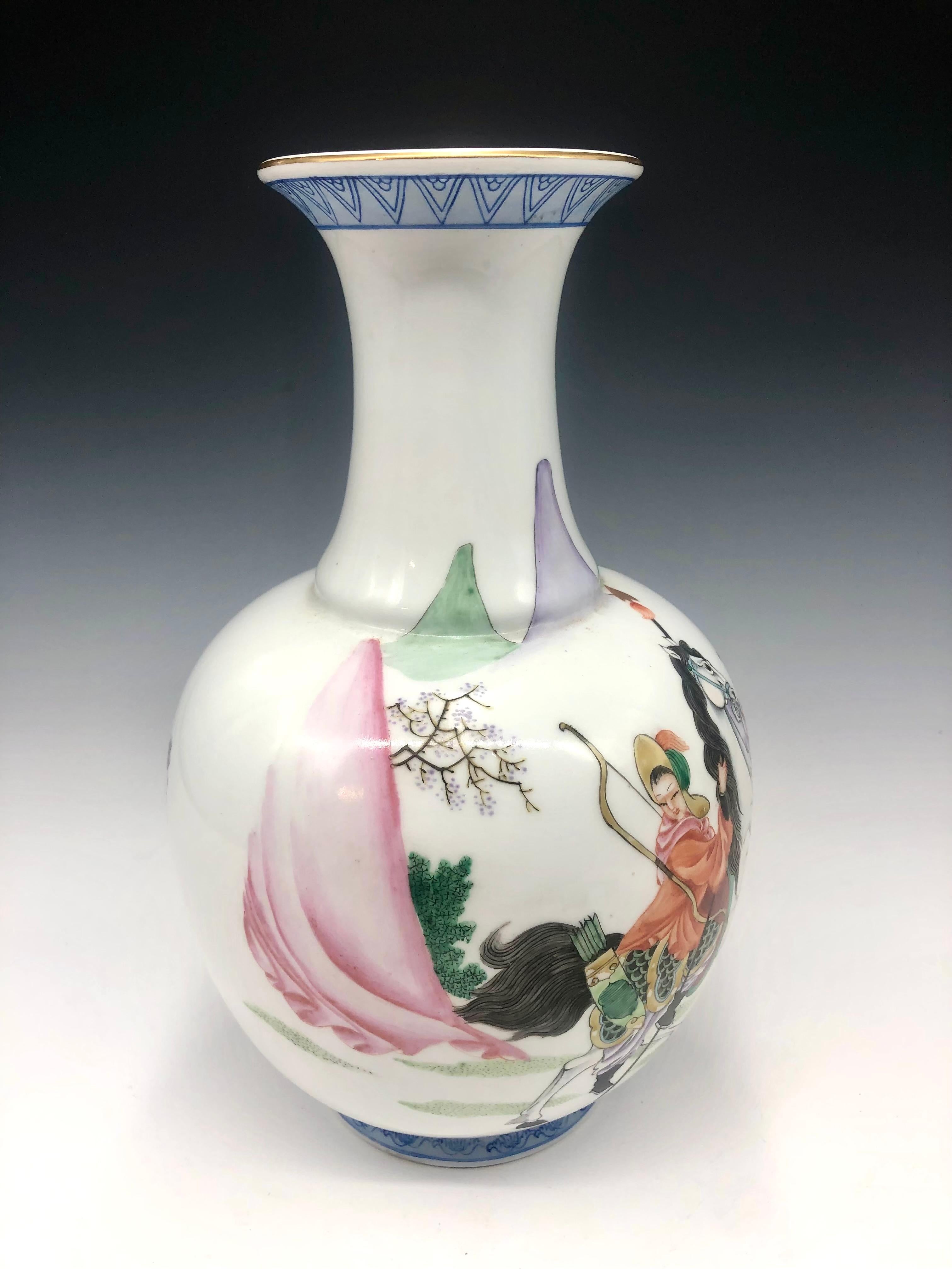 Jarrón chino de porcelana rosa familiar del periodo de la República con escena poética de guerreros siglo XX en venta