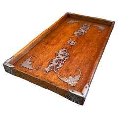 Plateau de service d'époque République en bois de rose et étain à motif de dragon/chauve-souris chinois