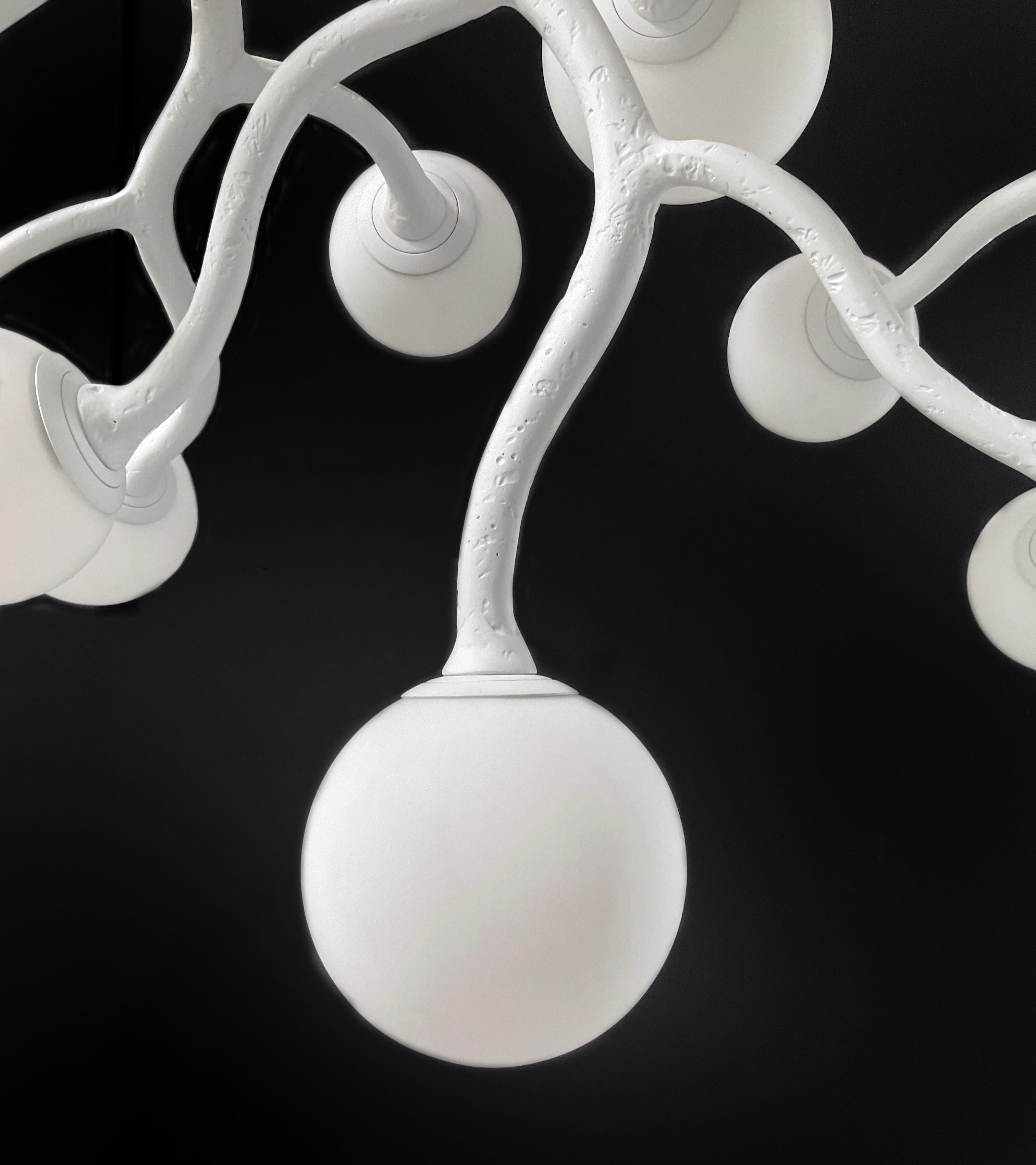Vetro opalino Lampadario Republique di Bourgeois Boheme Atelier in vendita