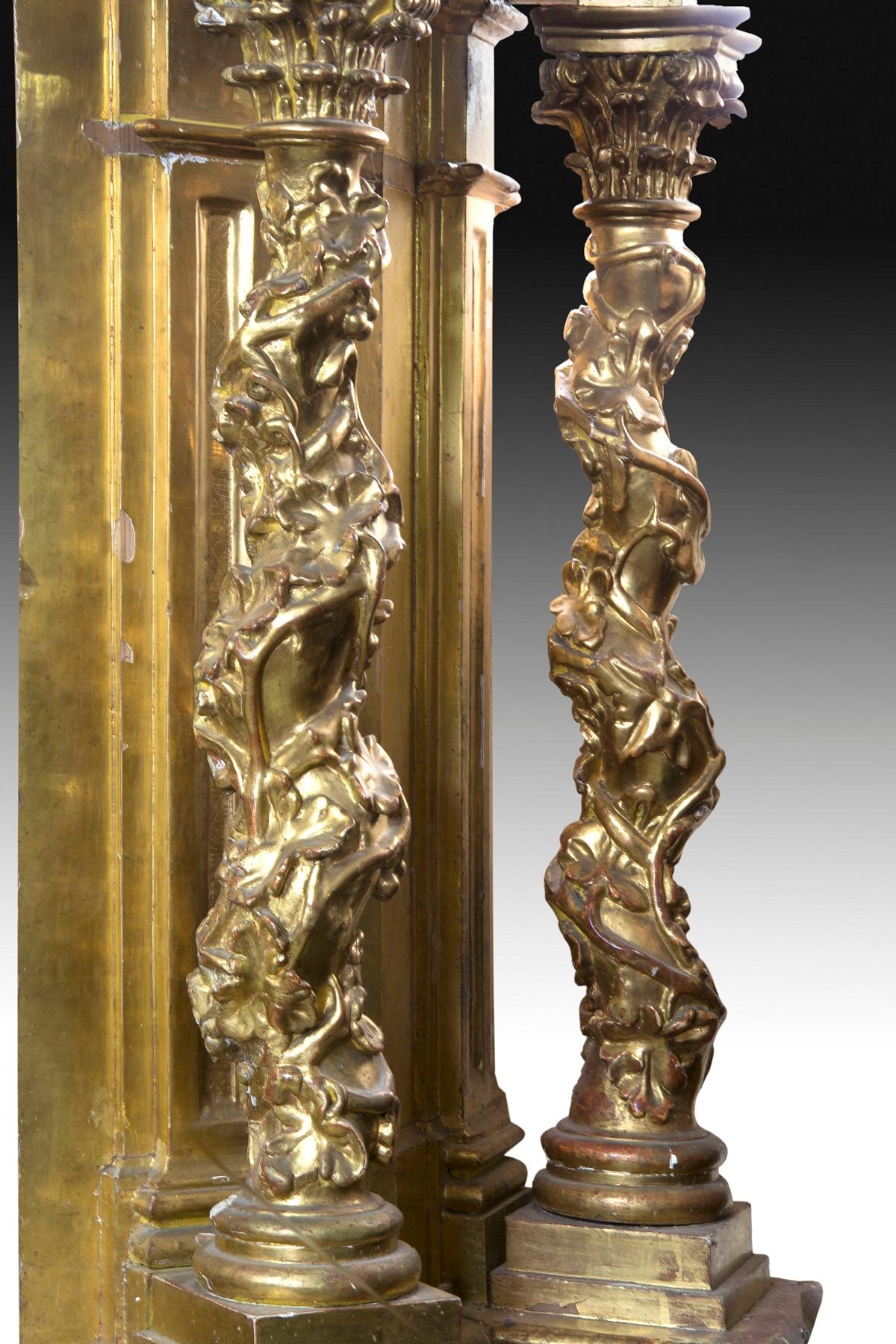 European Reredos Fragment, Gilded Wood, circa Second Half of the 17th Century For Sale