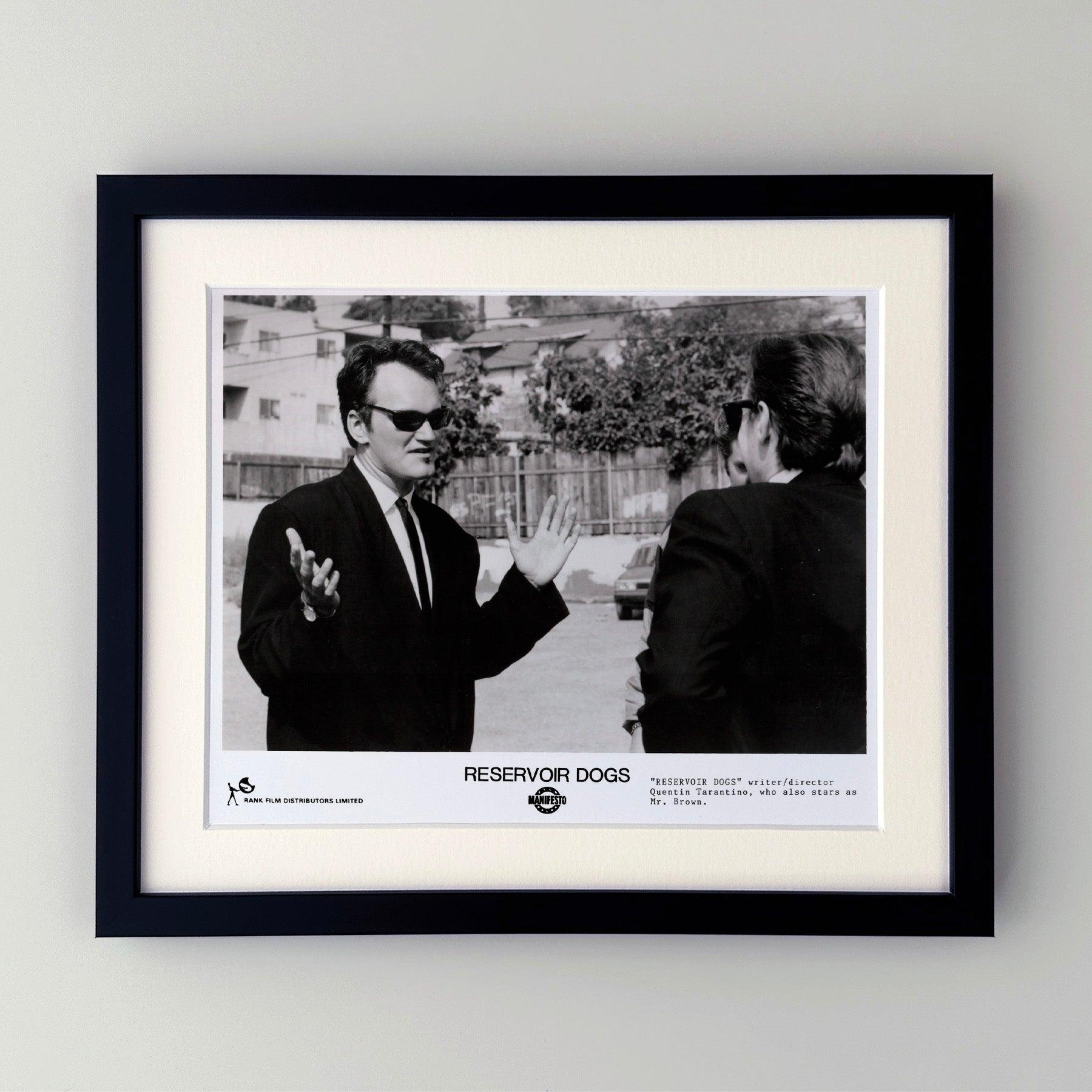Photo publicitaire originale de 8x10 inches pour Reservoir Dogs (1992) avec Harvey Keitel, Tim Roth et Michael Madsen et réalisé par Quentin Tarantino.

Les photos de publicité (film/production) ont été créées pour aider les studios à promouvoir