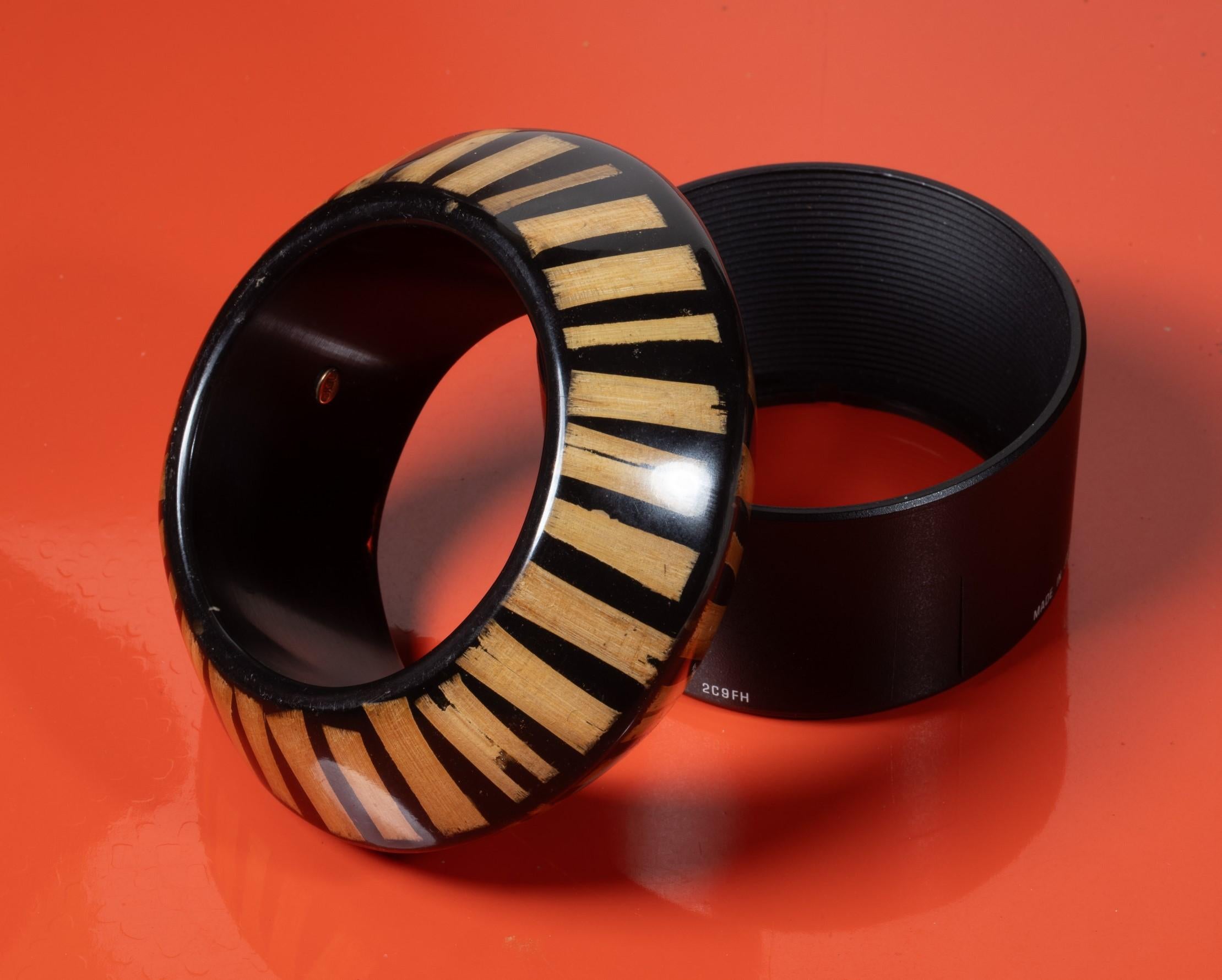 Contemporain Résine et bambou Kenneth J.  Lane's Bangle en vente