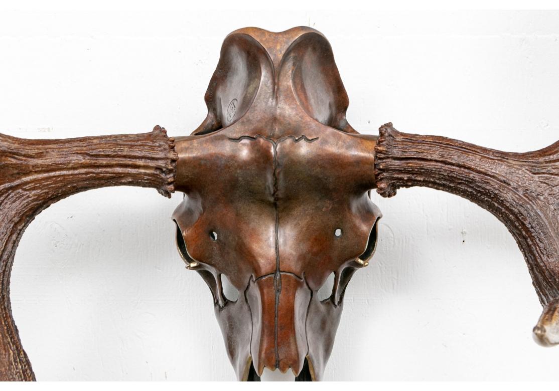 Rustique Crâne d'élan en résine et bronze à fixer au mur en vente