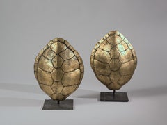Sculptures en écaille de tortue en résine et feuille d'or