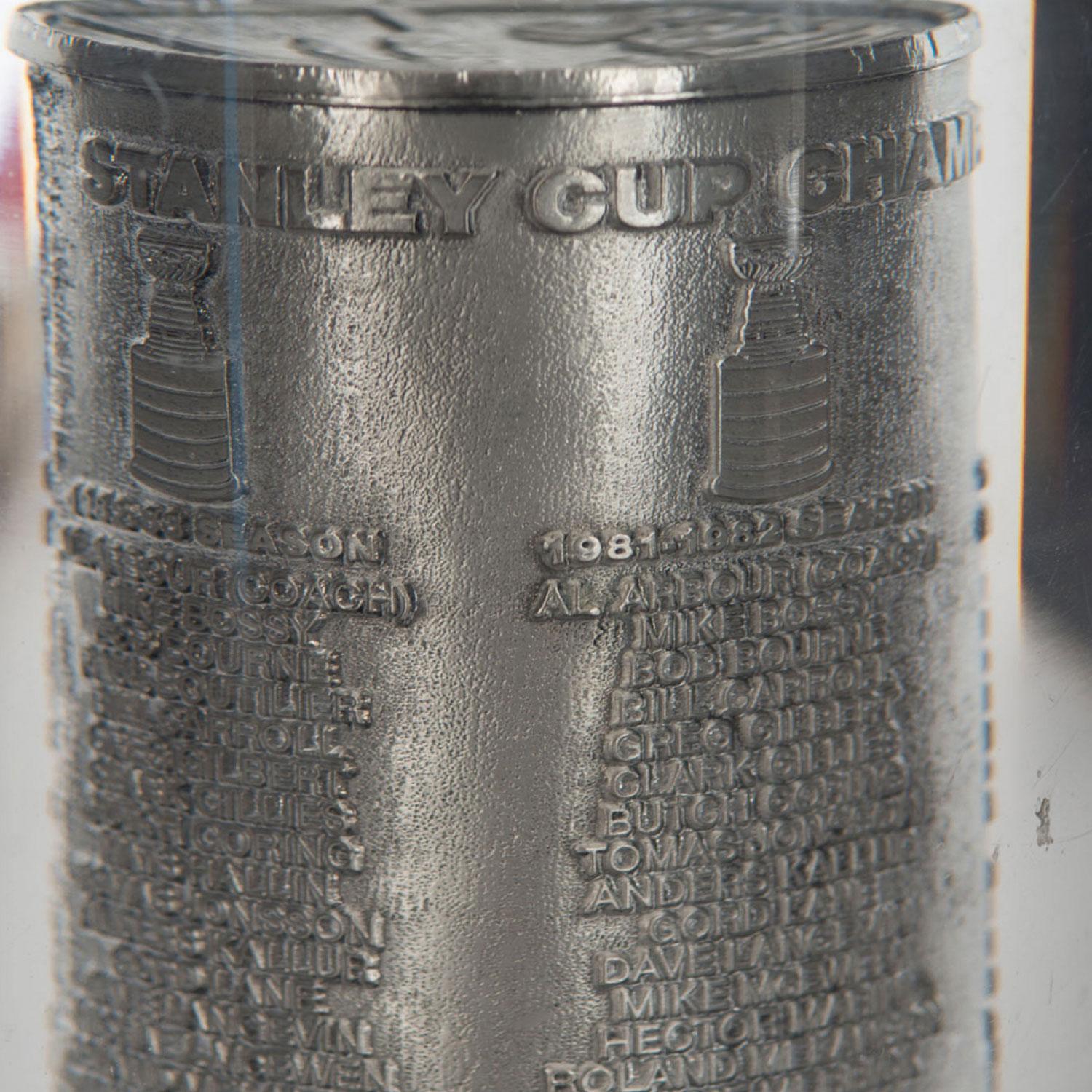 Islanders Hockey Briefbeschwerer aus Harz und Metall im Zustand „Gut“ im Angebot in Queens, NY