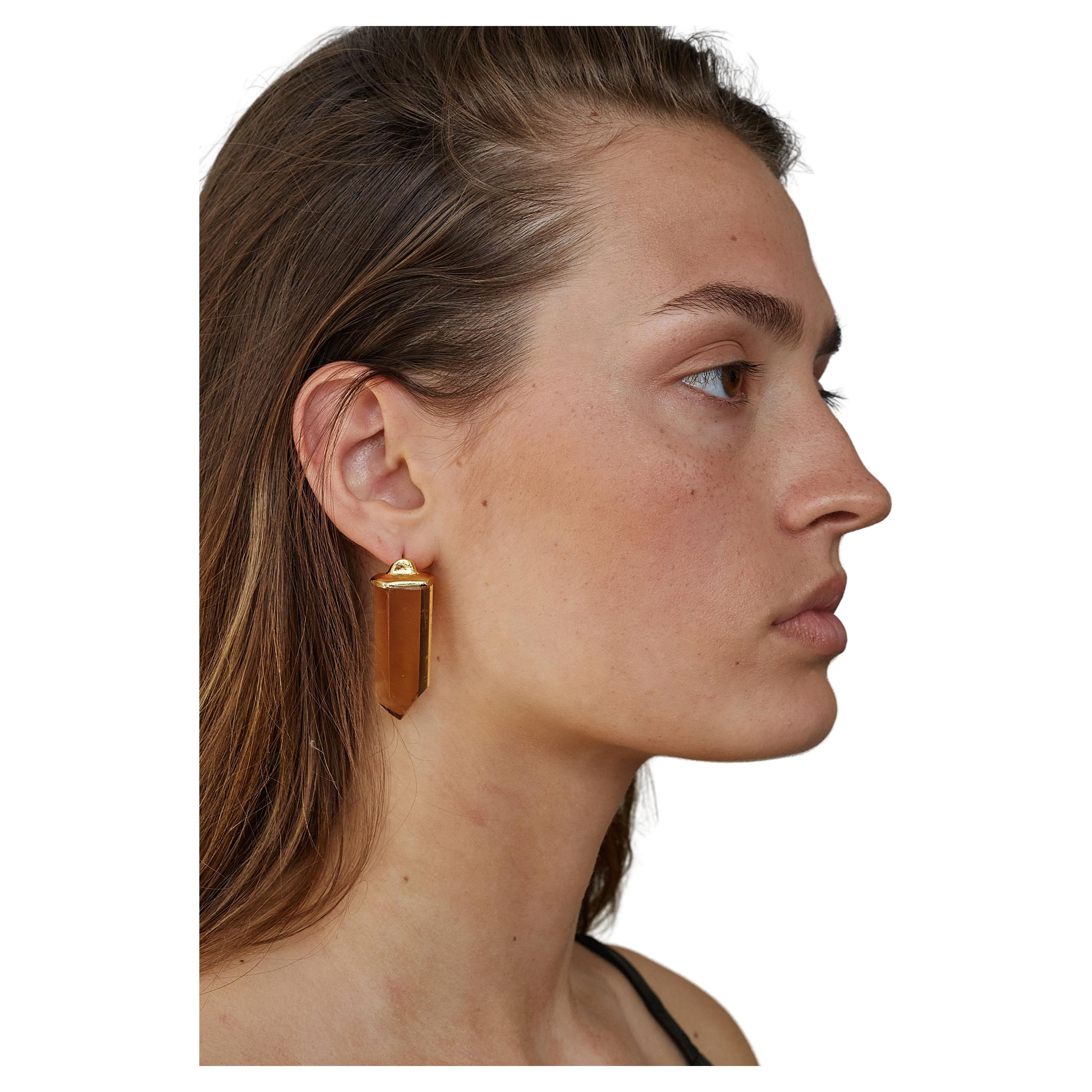 Resin and powder quartz long spike earring For Sale