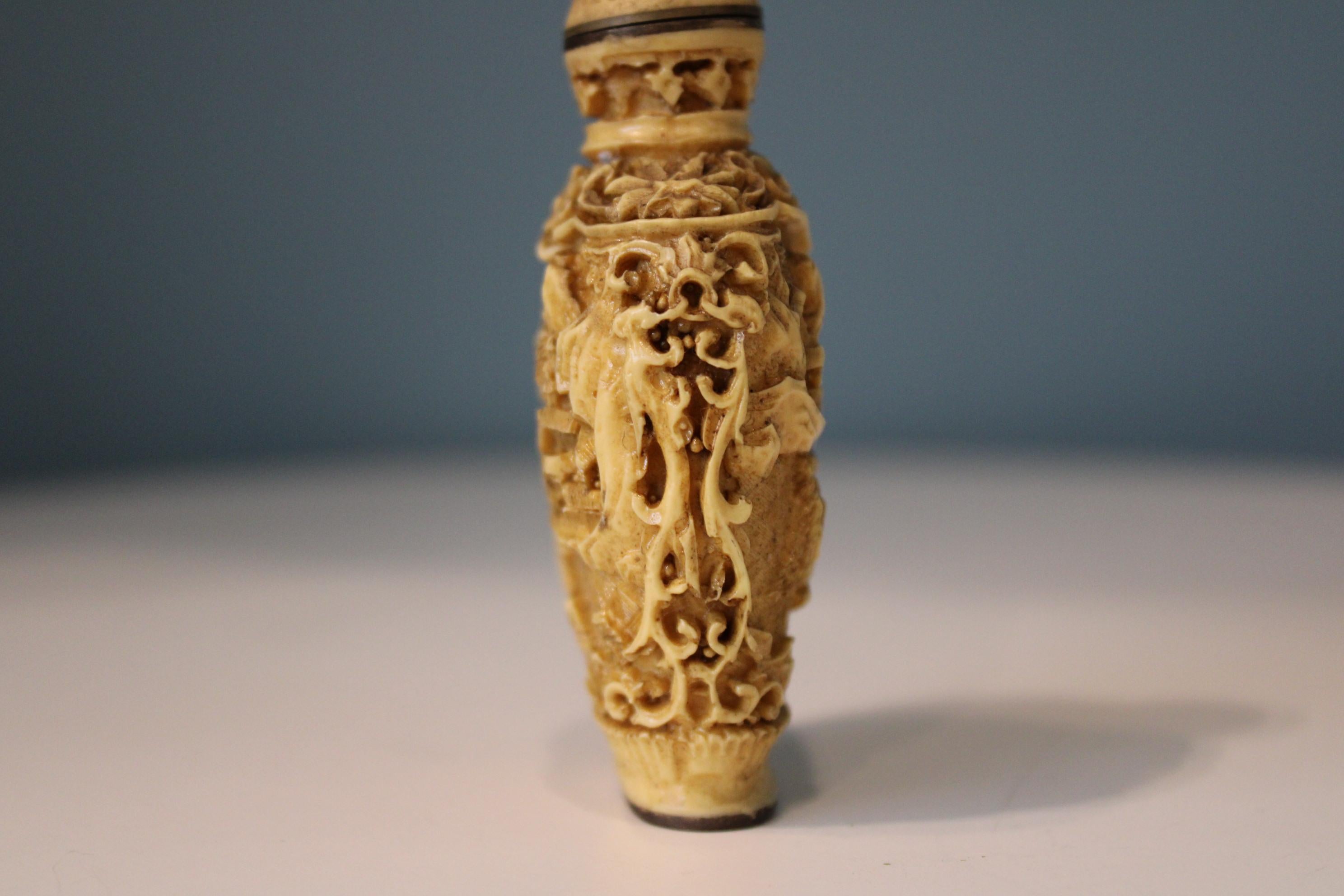 20th Century Resin Asian Snuff Bottle For Sale