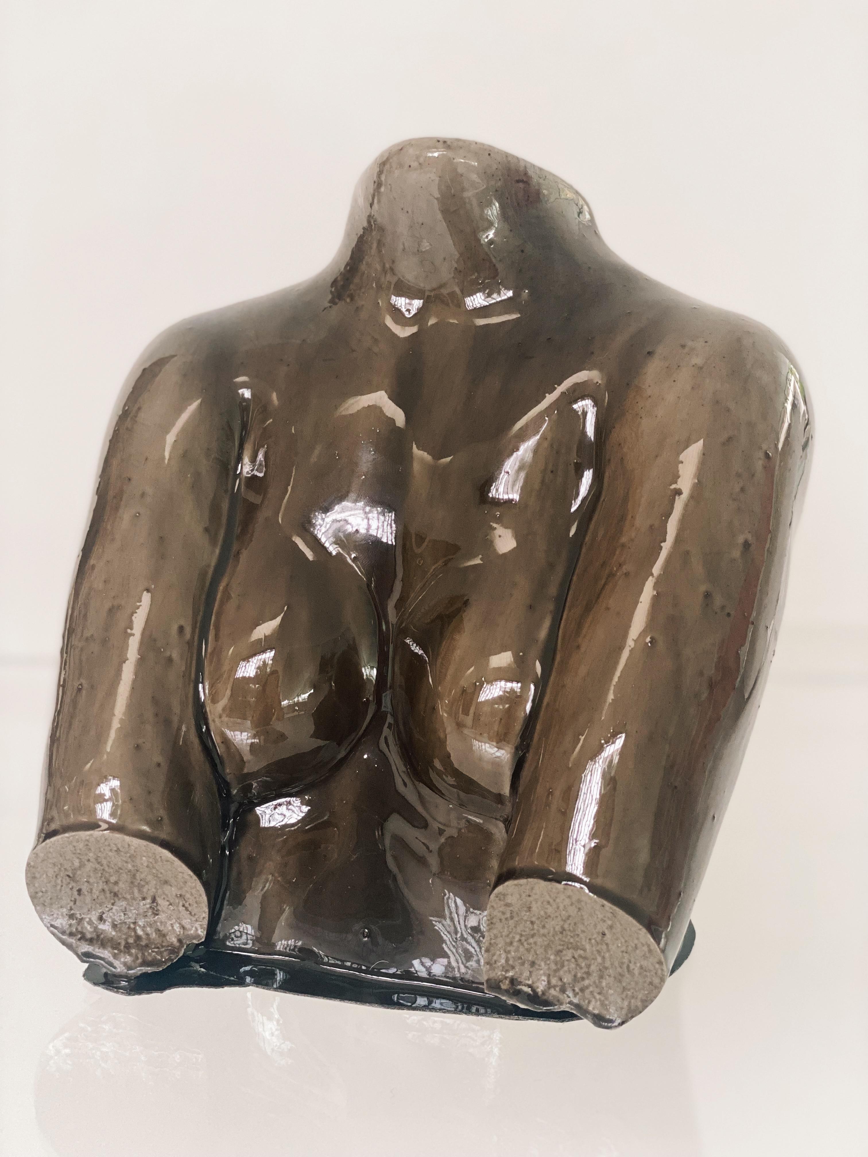 Marcela Cure-Torso-Skulptur aus Harz und Stein (Geformt) im Angebot