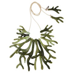 Resin Coral Fan Choker Necklace in Malachite