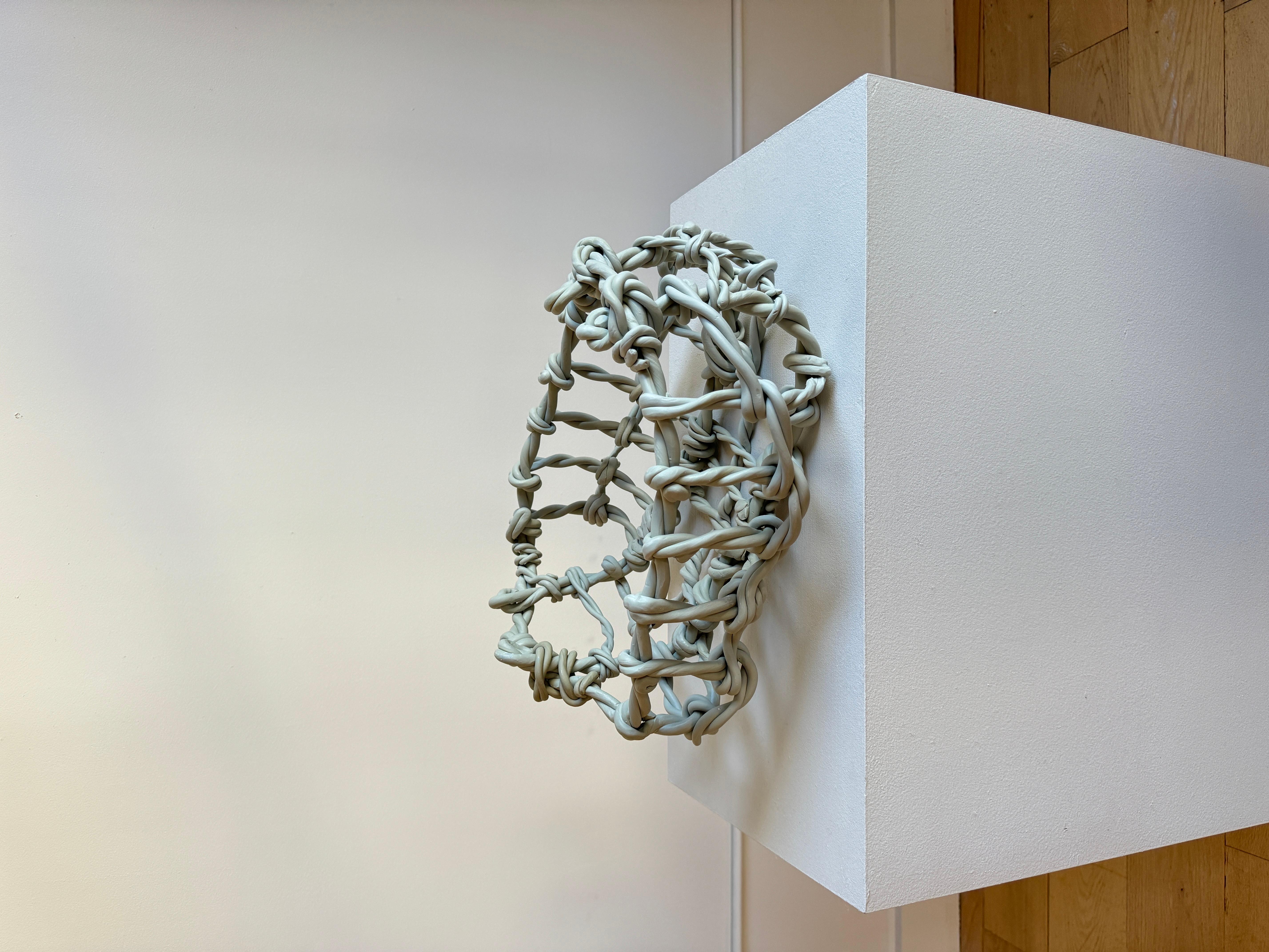 Cesta decorativa de resina epoxi dorada by Joseph Algieri Siglo XXI y contemporáneo en venta