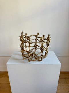 Cesta decorativa de resina epoxi dorada by Joseph Algieri