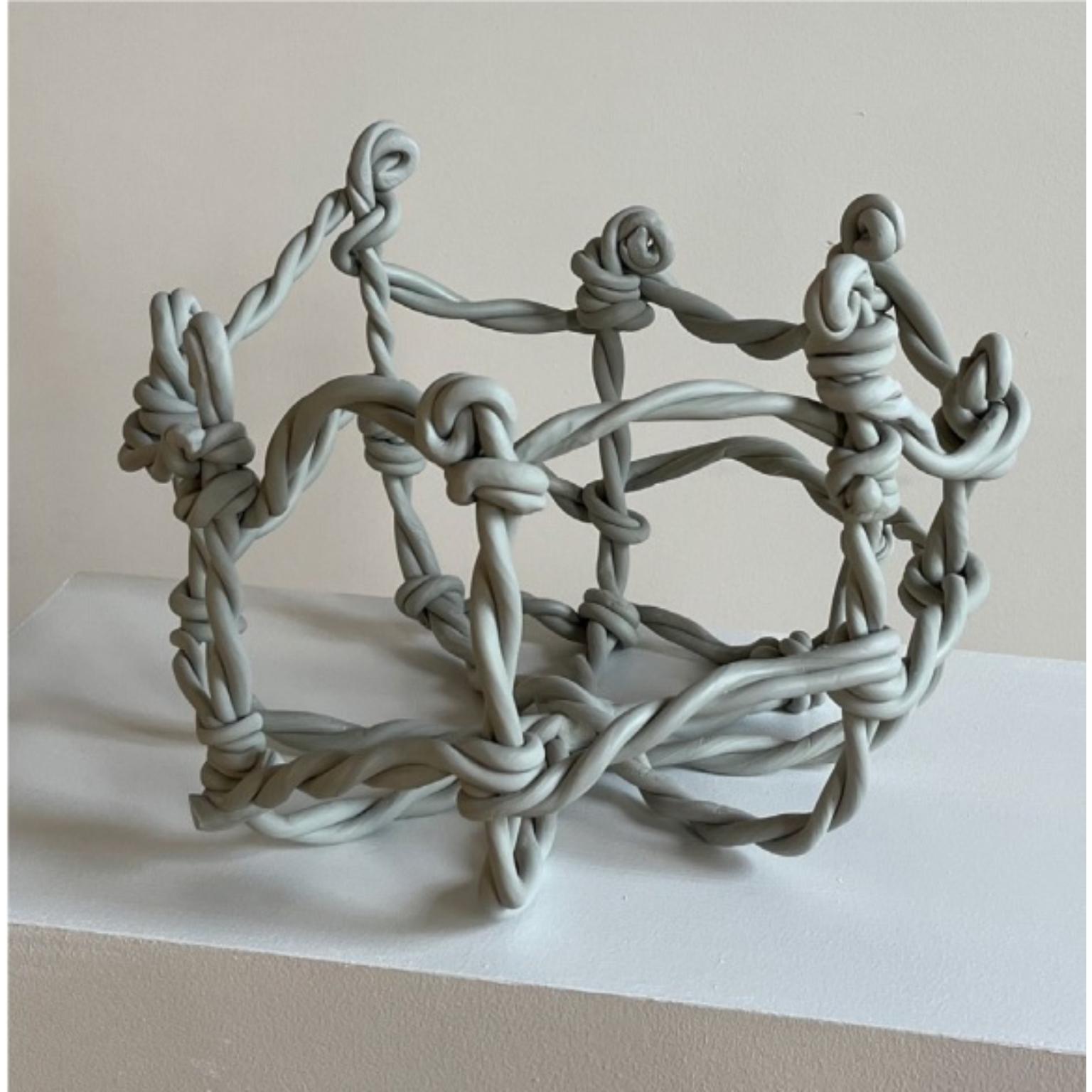 Cesta decorativa de resina nº 2 de resina epoxi gris by Joseph Algieri Posmoderno en venta