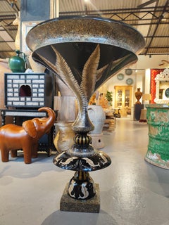 Jardinière en résine avec décoration en papier mâché de poissons et de feuilles