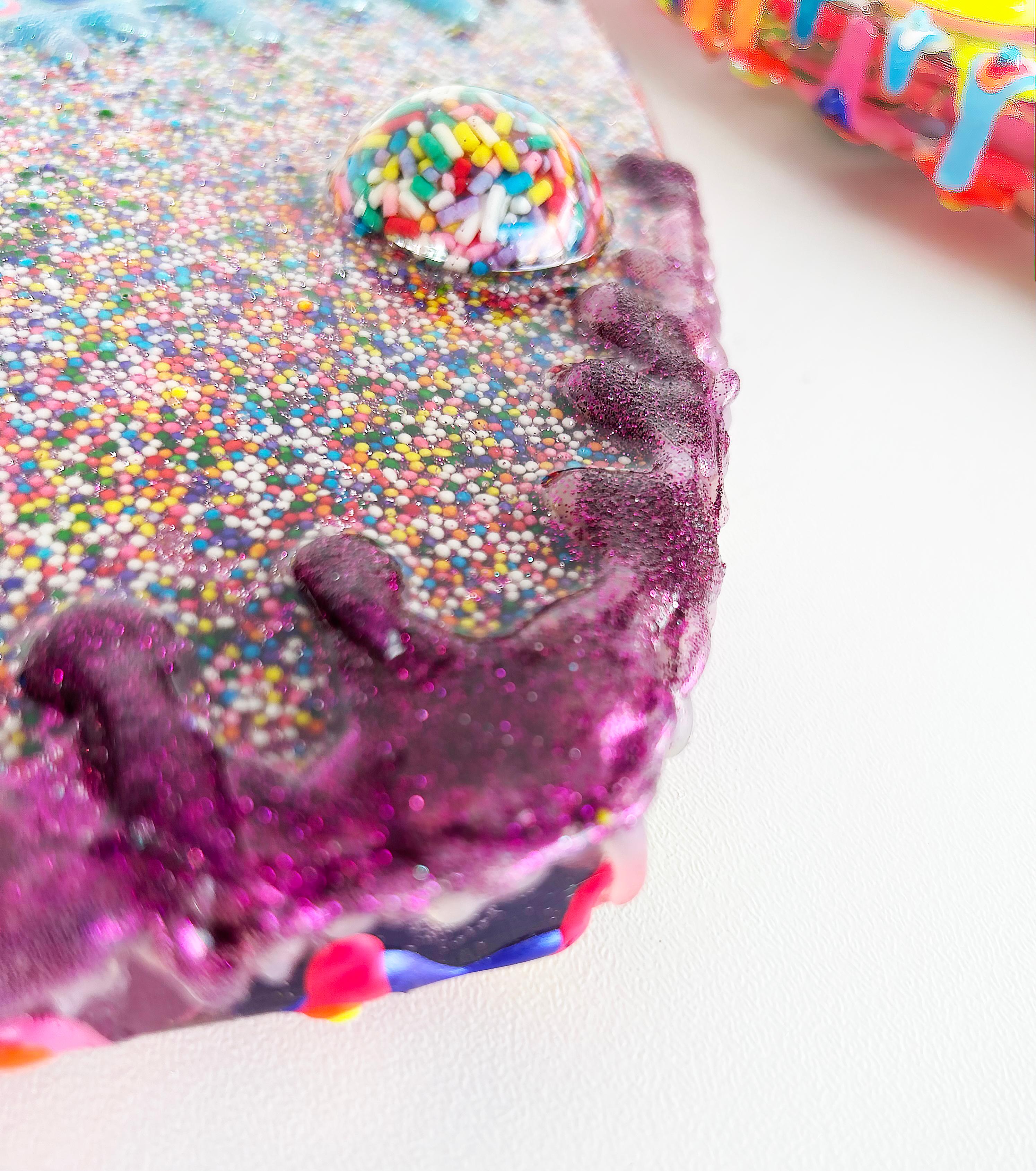 Scultura di cuore d'amore in resina degli artisti Michael Gitter, Jillian Whelan, pezzo 1/1 in vendita 7