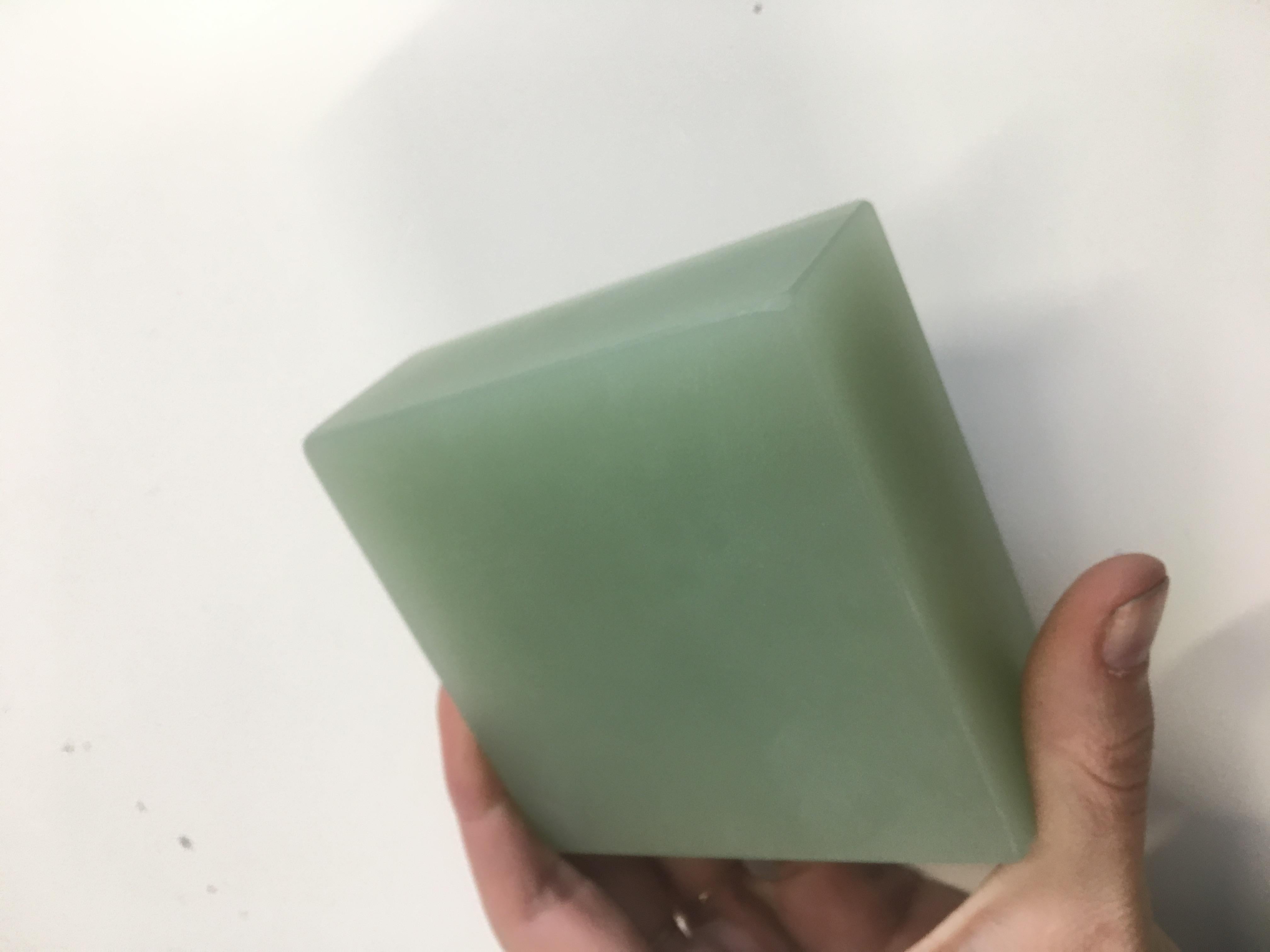 El anuncio es para 1 muestra, cara superior pulida, otras caras mate.

Medidas: 10 x 10 x 3 cm

Colores RAL o Pantone.