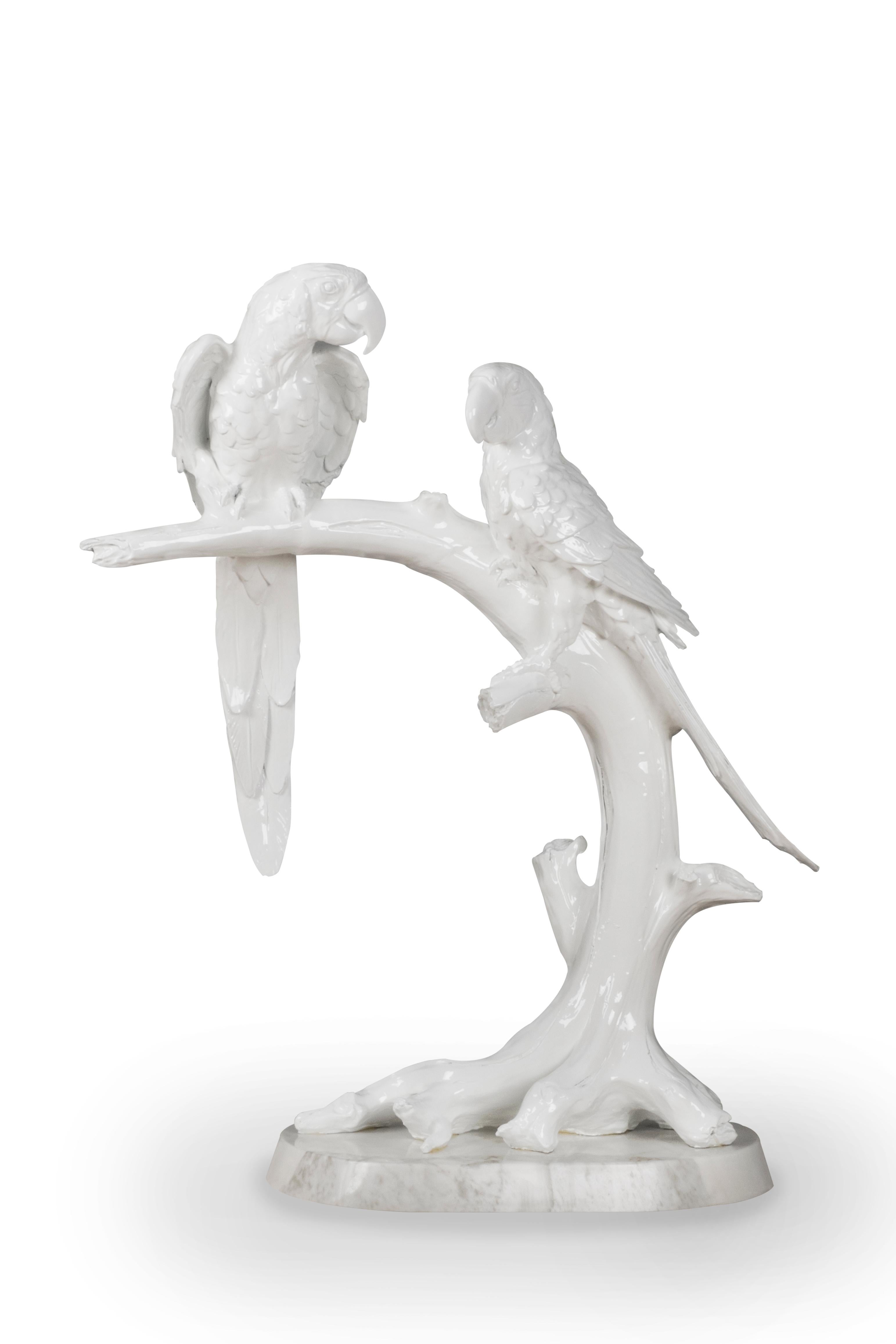 Resin Statue, Parrots On Branch, Calacatta Base, Handmade by Lusitanus Home In New Condition For Sale In Lisboa, PT