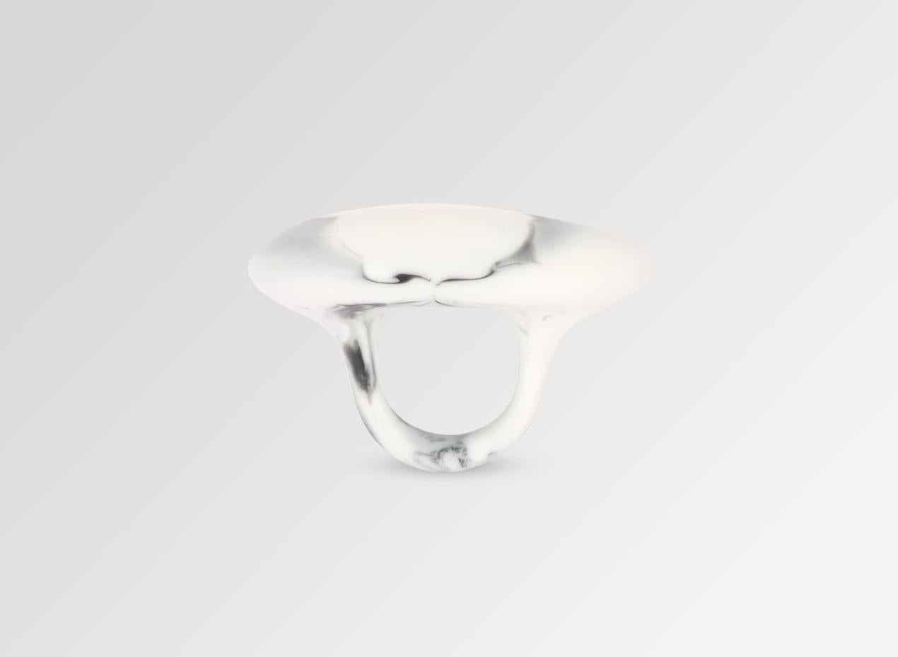 Contemporary Resin Stone Ring in White Marble For Sale
