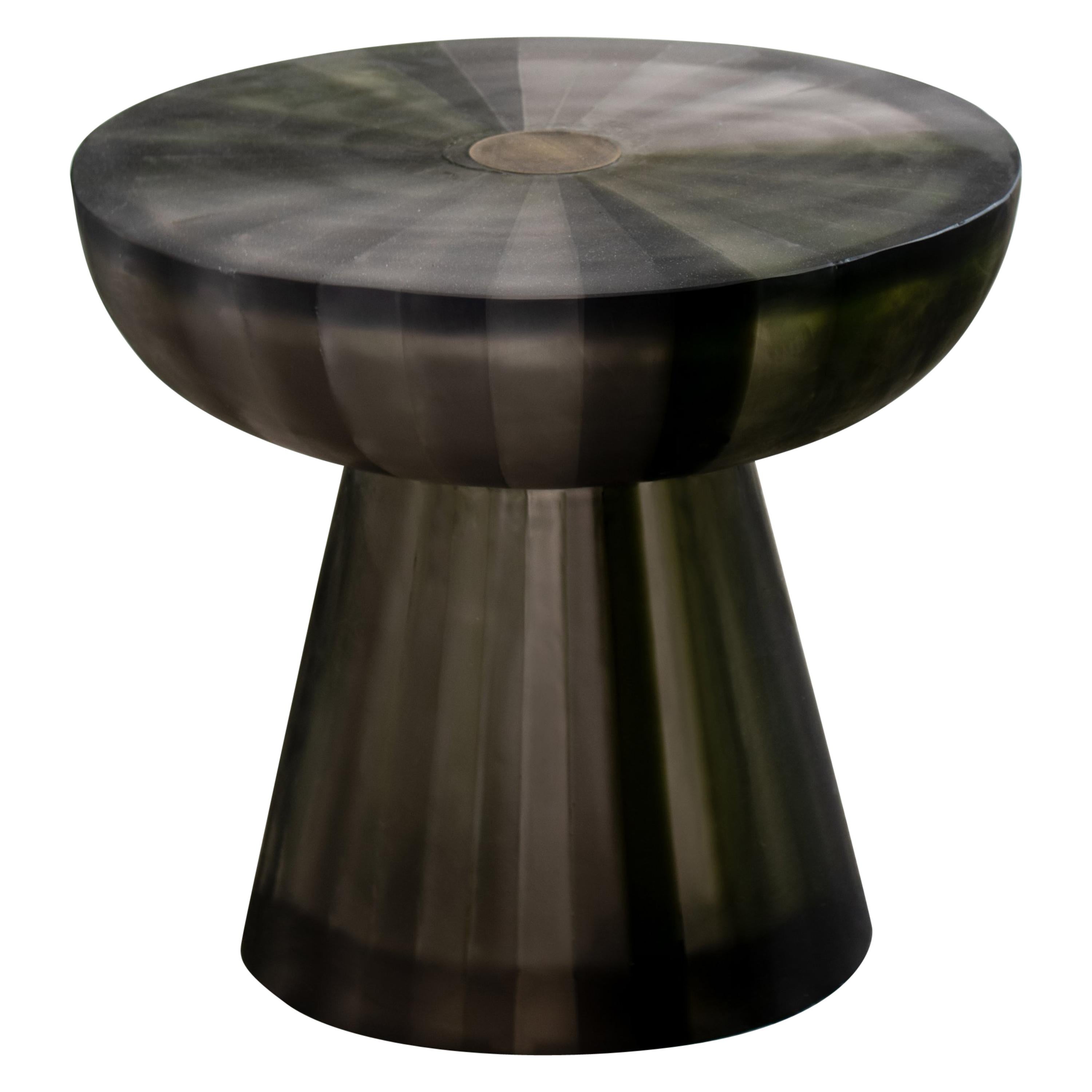 Resin Stool im Angebot