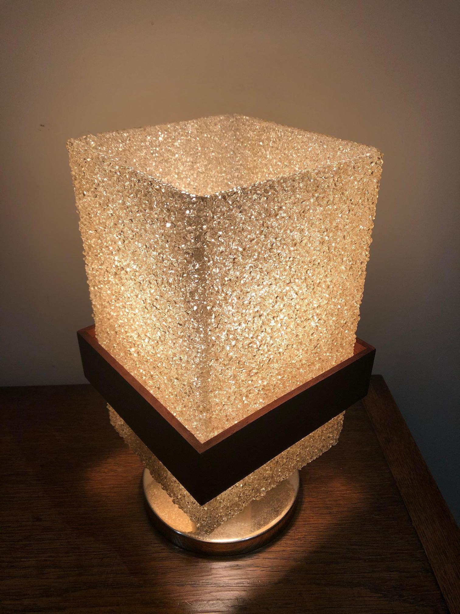 Resin Table Lamp In Good Condition For Sale In Brooklyn, NY