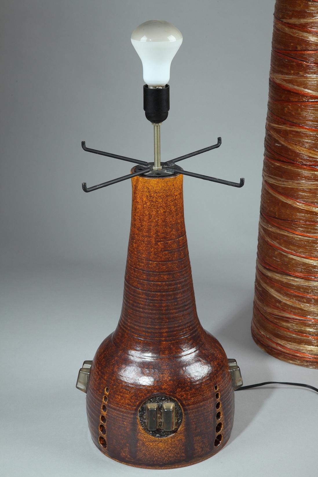 Patiné Lampe de table en résine des ateliers d'Accolay, années 1970  en vente