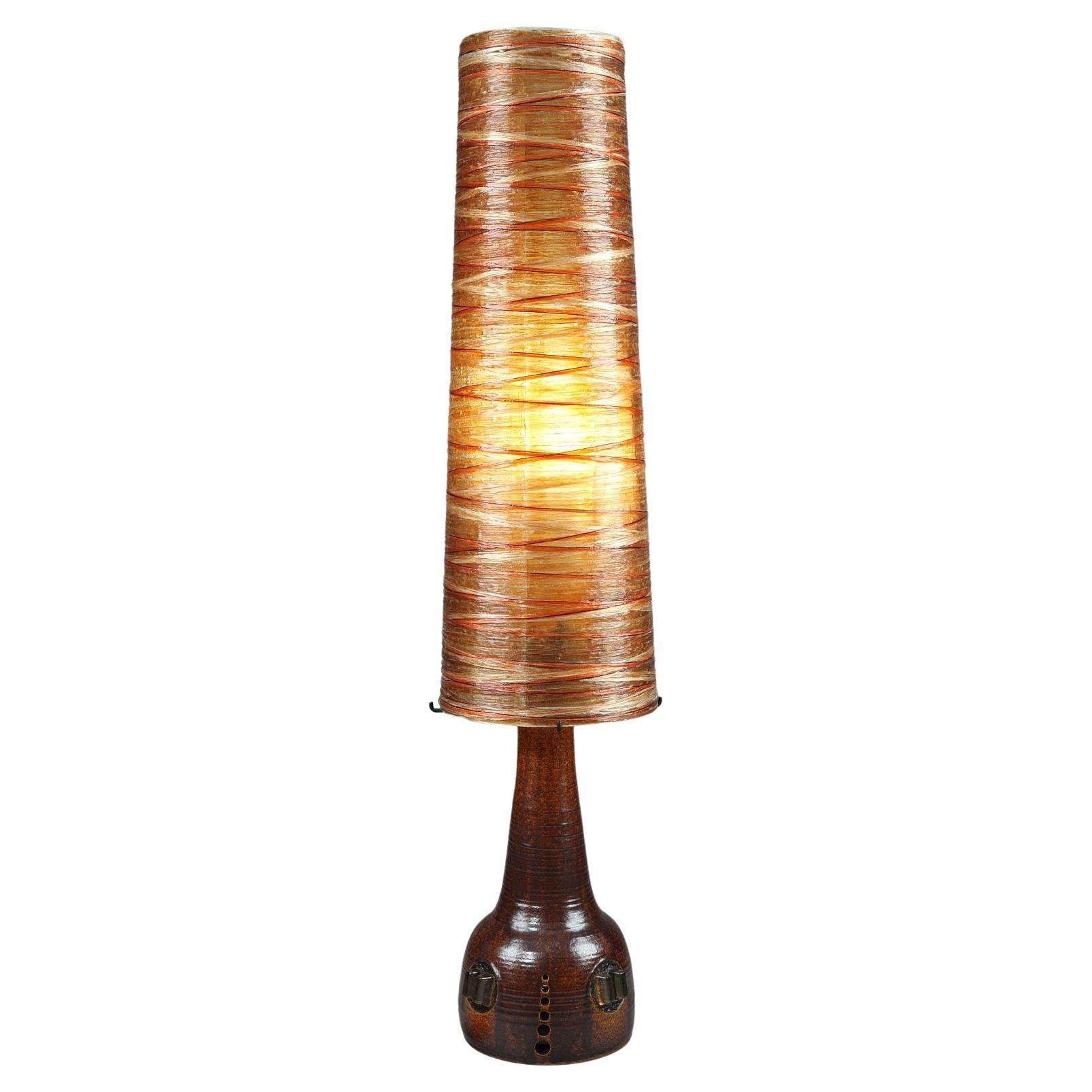 Lampe de table en résine des ateliers d'Accolay, années 1970 