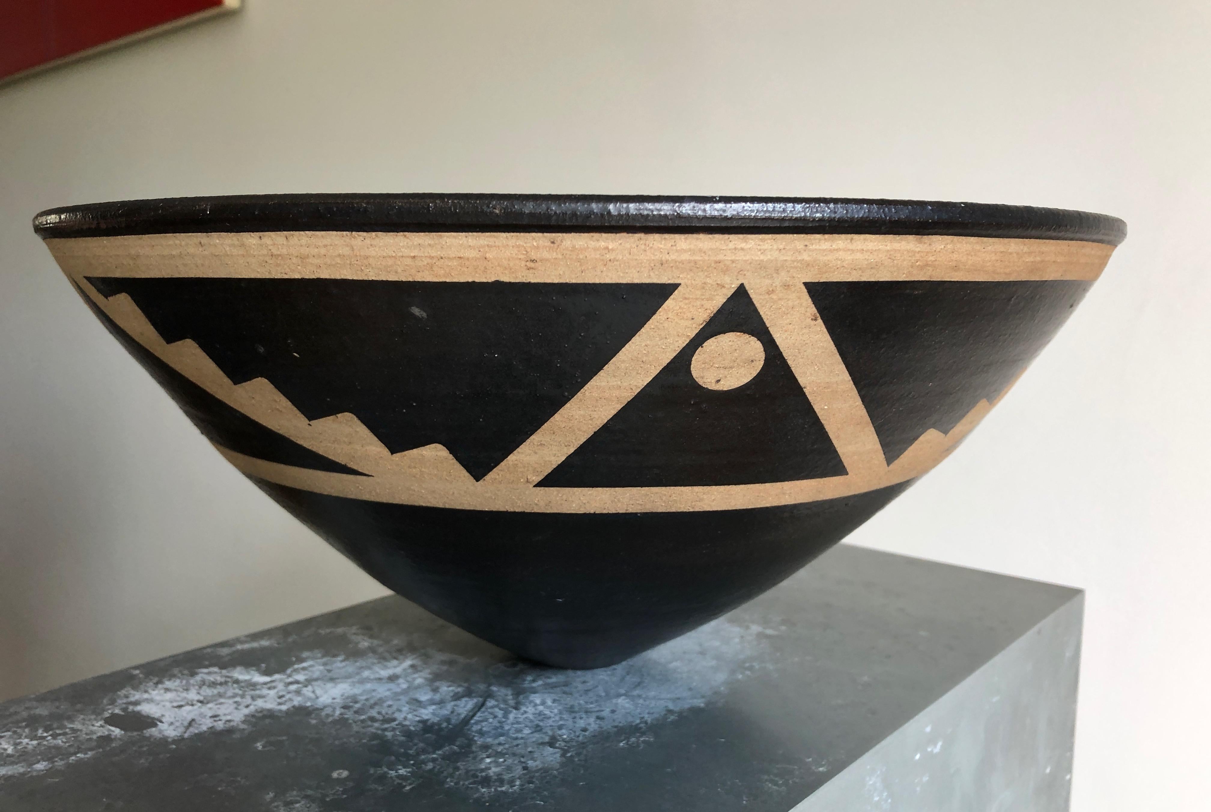 Resist Decorated Stoneware Bowl by Jason Wason In Good Condition For Sale In Boughrood, Powys