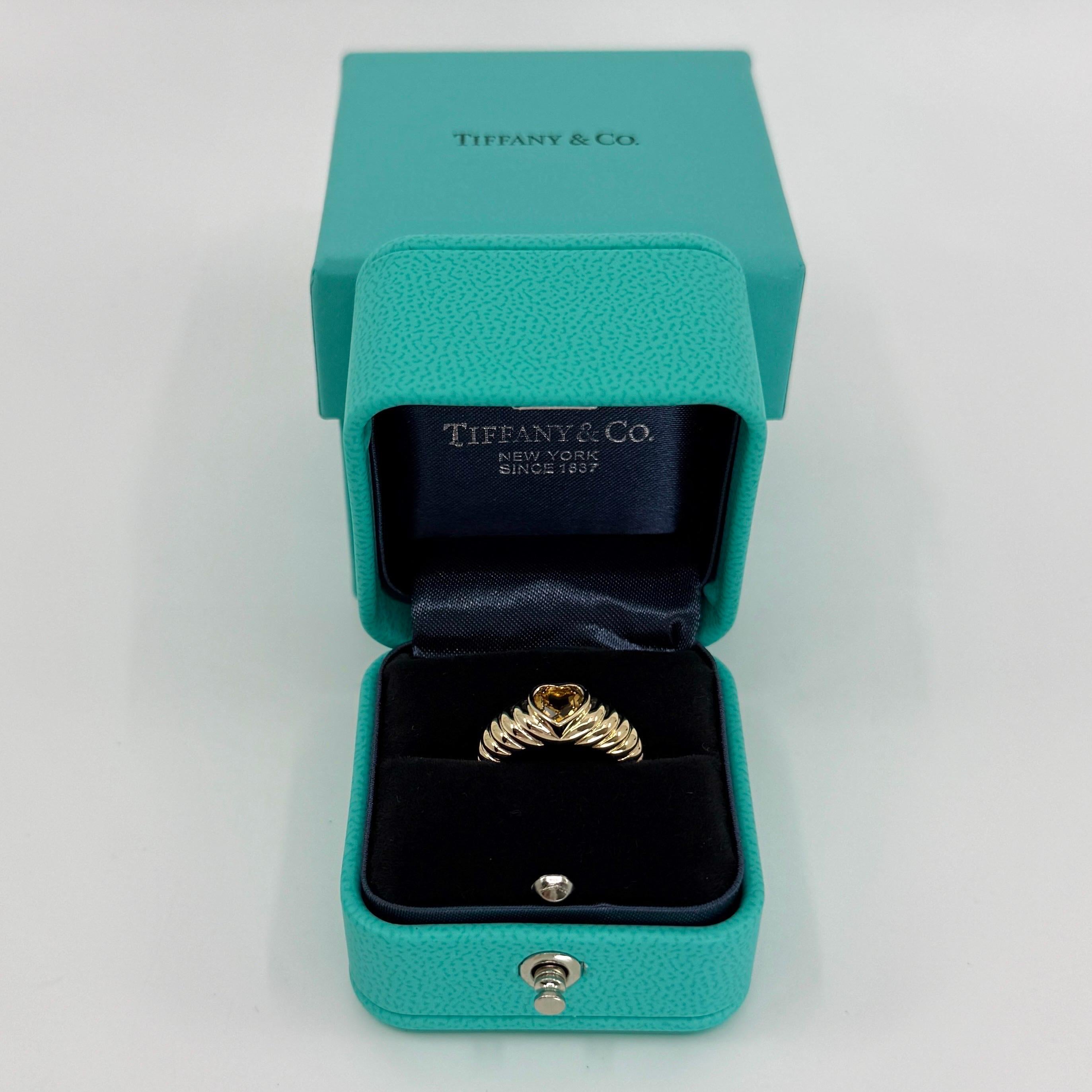 RECARGO POR Tiffany & Co. Citrino Naranja Vivo Talla Corazón Oro Amarillo 18k en venta 3