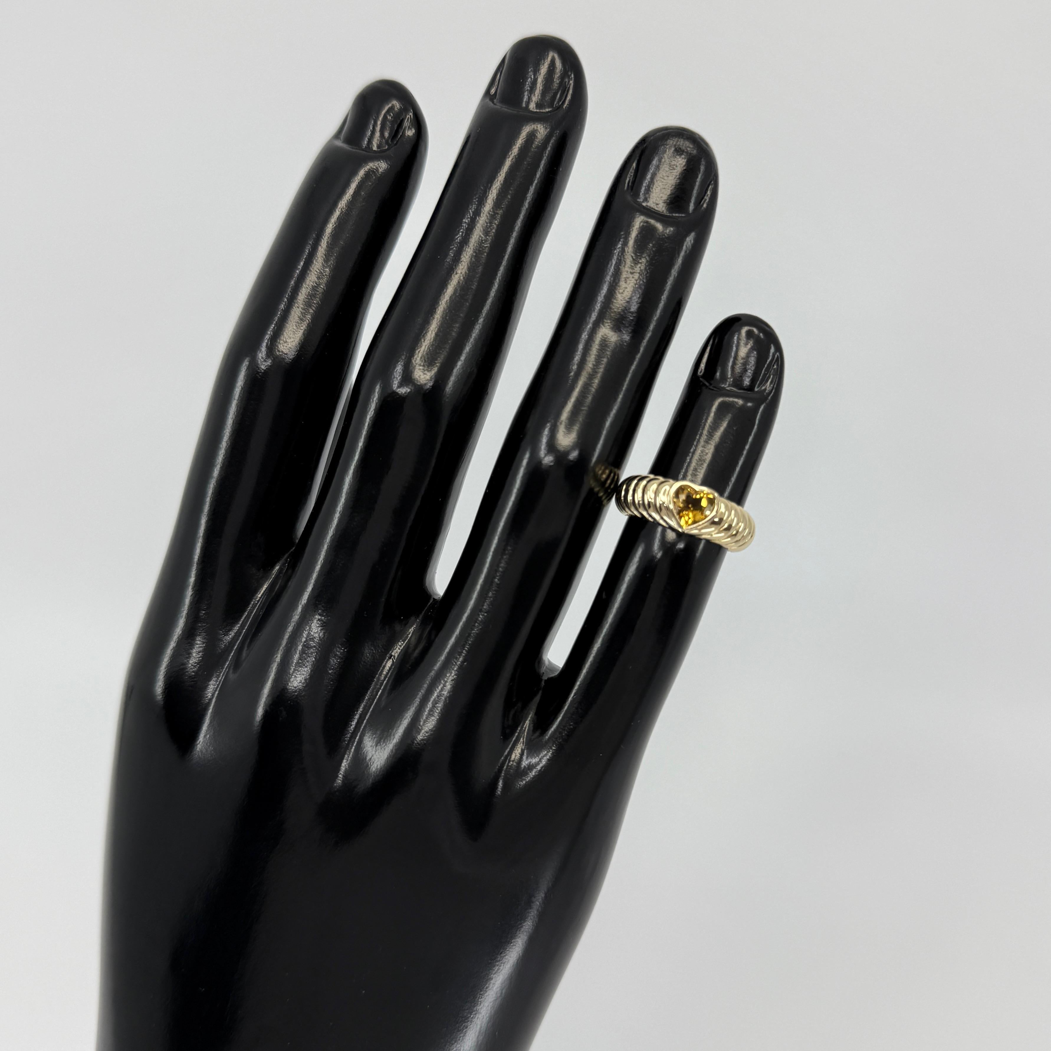 RECARGO POR Tiffany & Co. Citrino Naranja Vivo Talla Corazón Oro Amarillo 18k en venta 4