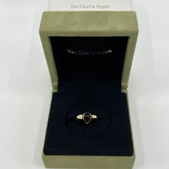 Resizing charge* Van Cleef & Arpels Black Onyx Pear Cabochon 18k Gold Ring