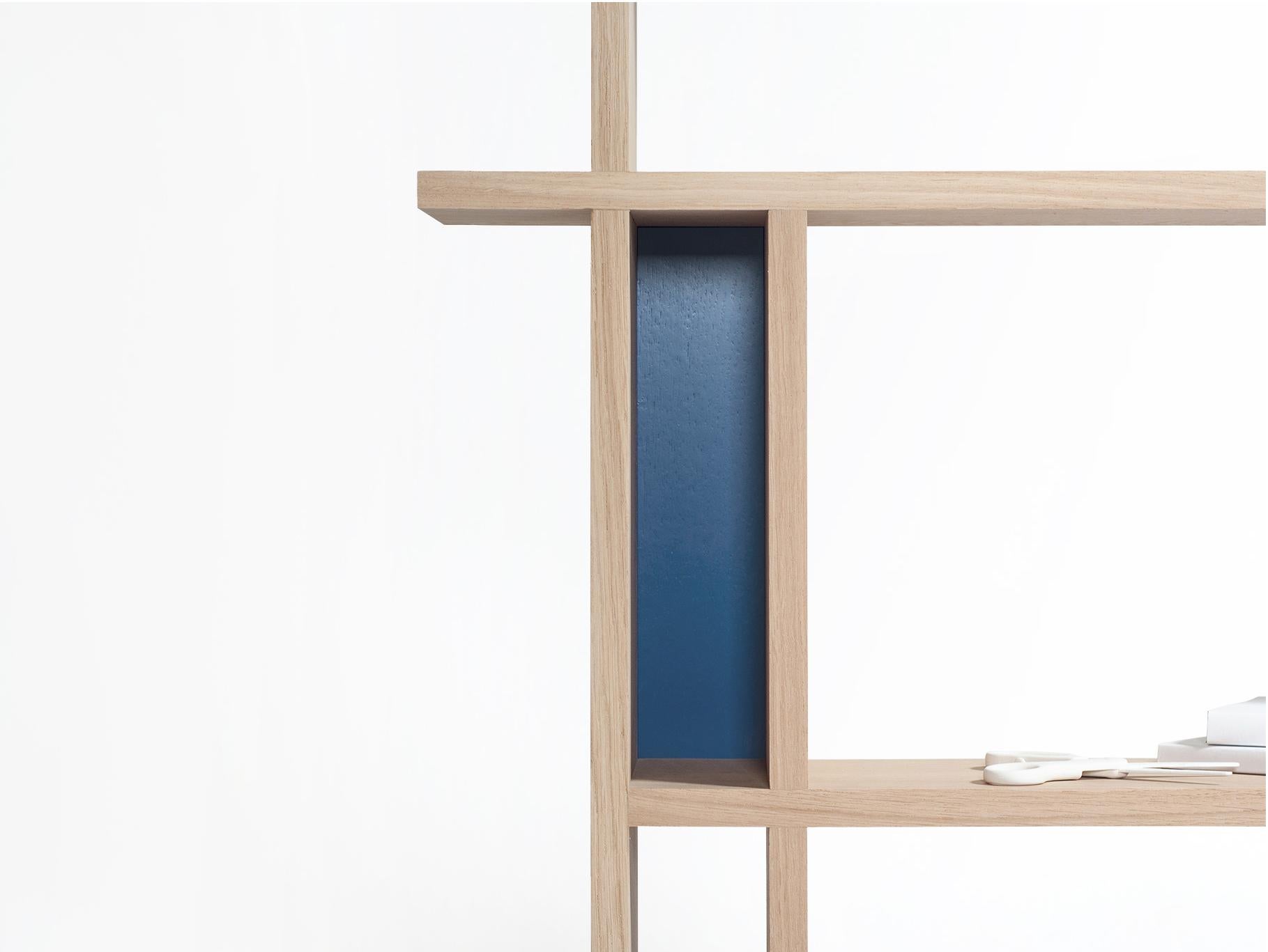 Ethereal lines, with some touches of colors, the RESO bookcase seems to be uncompleted. The lines of its connections offer a lot of functionality to display artefacts or store books, magazines, etc…
100% solid oak from sustainable French forests.