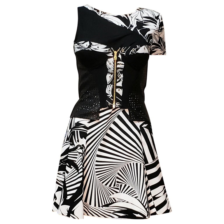Resort/12 Look # 8 VERSACE FLORAL BLACK and WHITE SUIT w/LEATHER CORSET ...