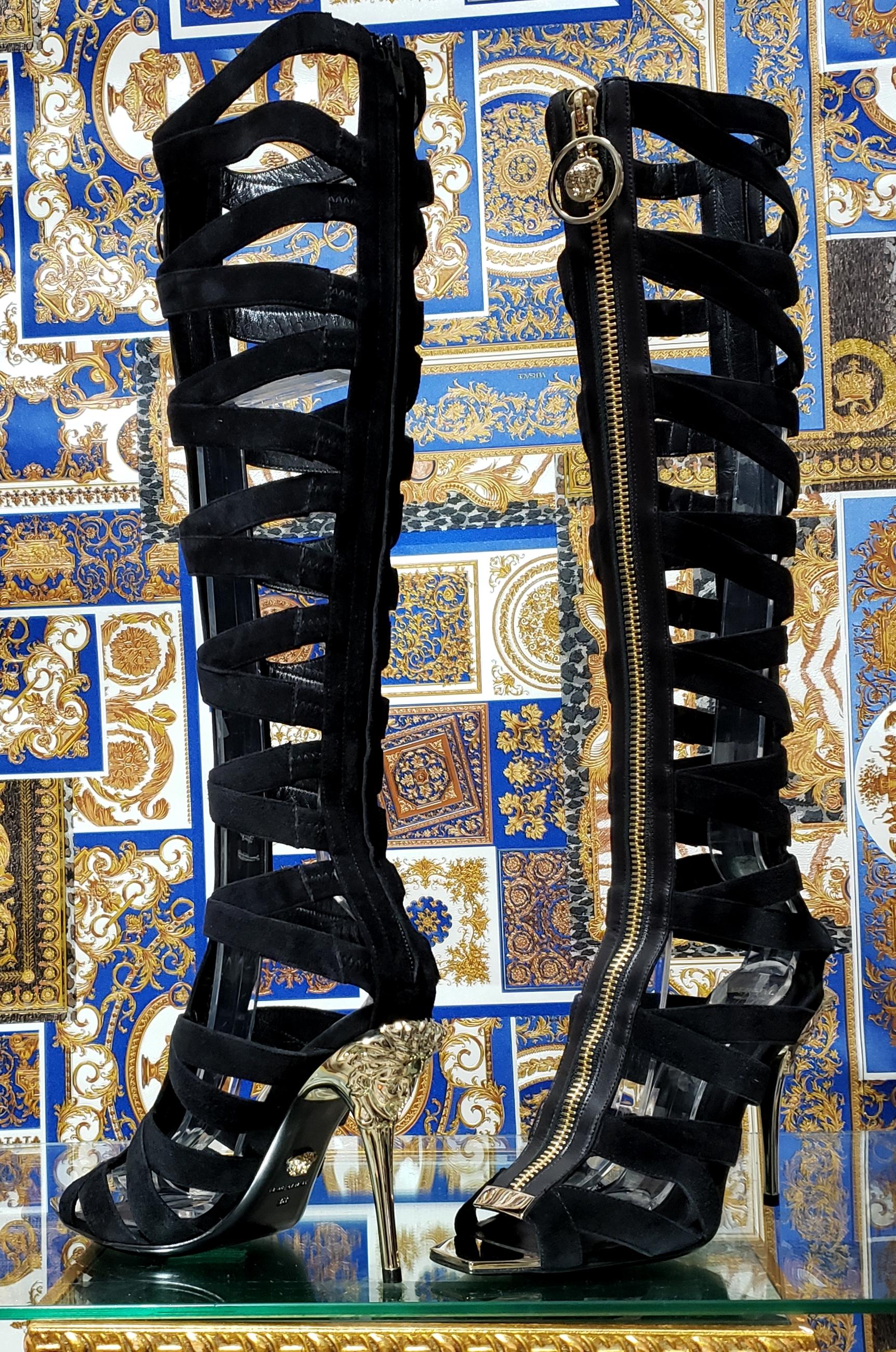 Resort/15 Look # 10 VERSACE BLACK SUEDE SANDAL GLADIATOR BOOTS with MEDUSA 38-8 In New Condition For Sale In Montgomery, TX