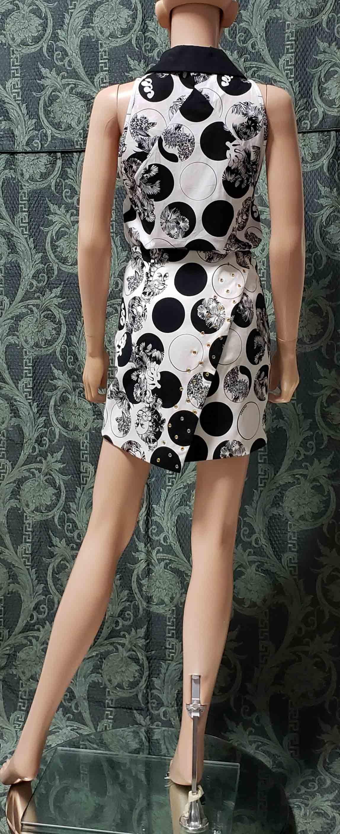 Resort 2012 Look # 4 NEW VERSACE FLORAL BLACK and WHITE COTTON SKIRT SUIT 38 - 2 For Sale 3