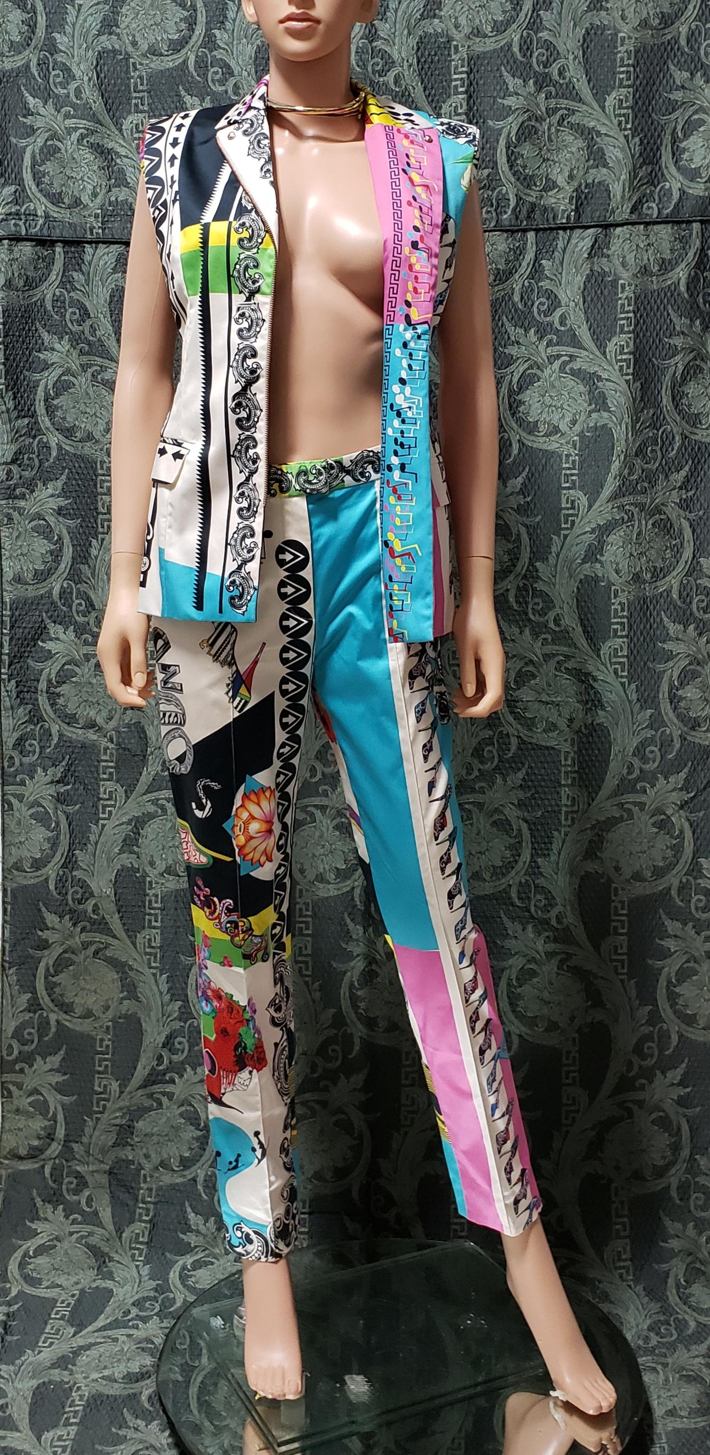 Resort 2013 Look # 4 NEW VERSACE ICONIC PRINT PANT SUIT 38 - 2  For Sale 6