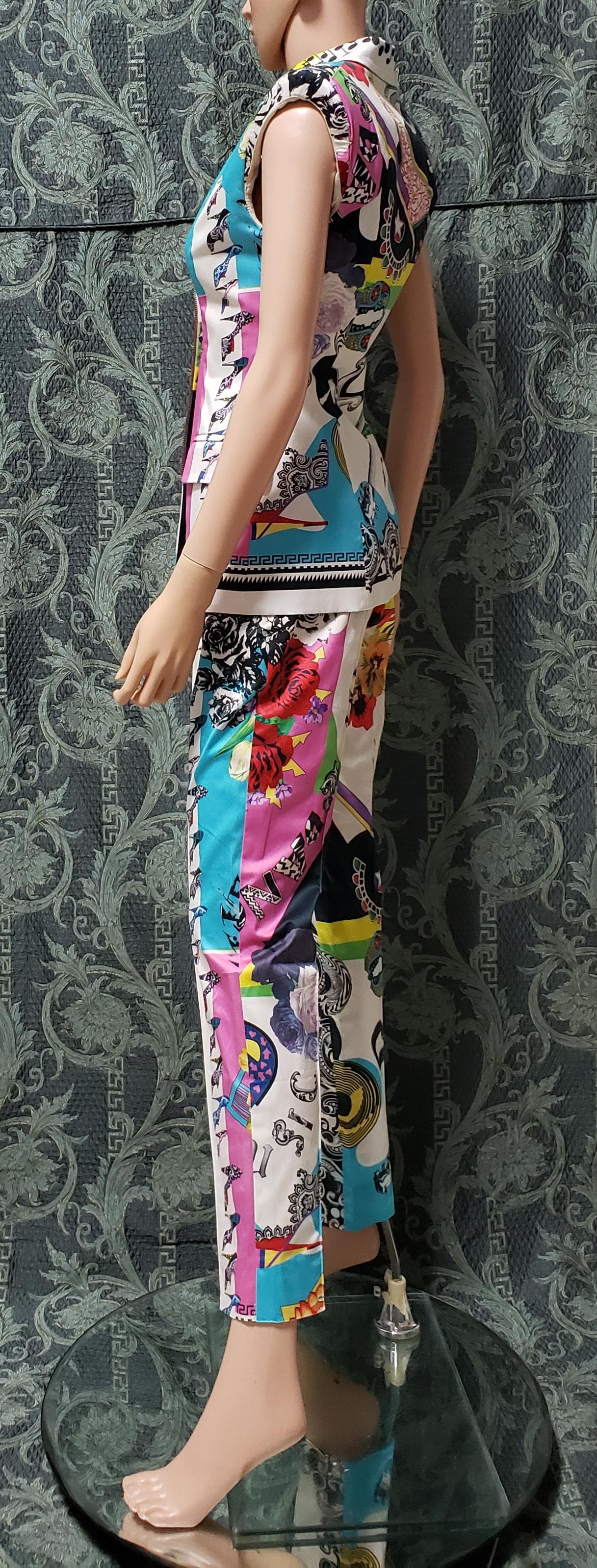 Resort 2013 Look # 4 NEW VERSACE ICONIC PRINT PANT SUIT 38 - 2  For Sale 2
