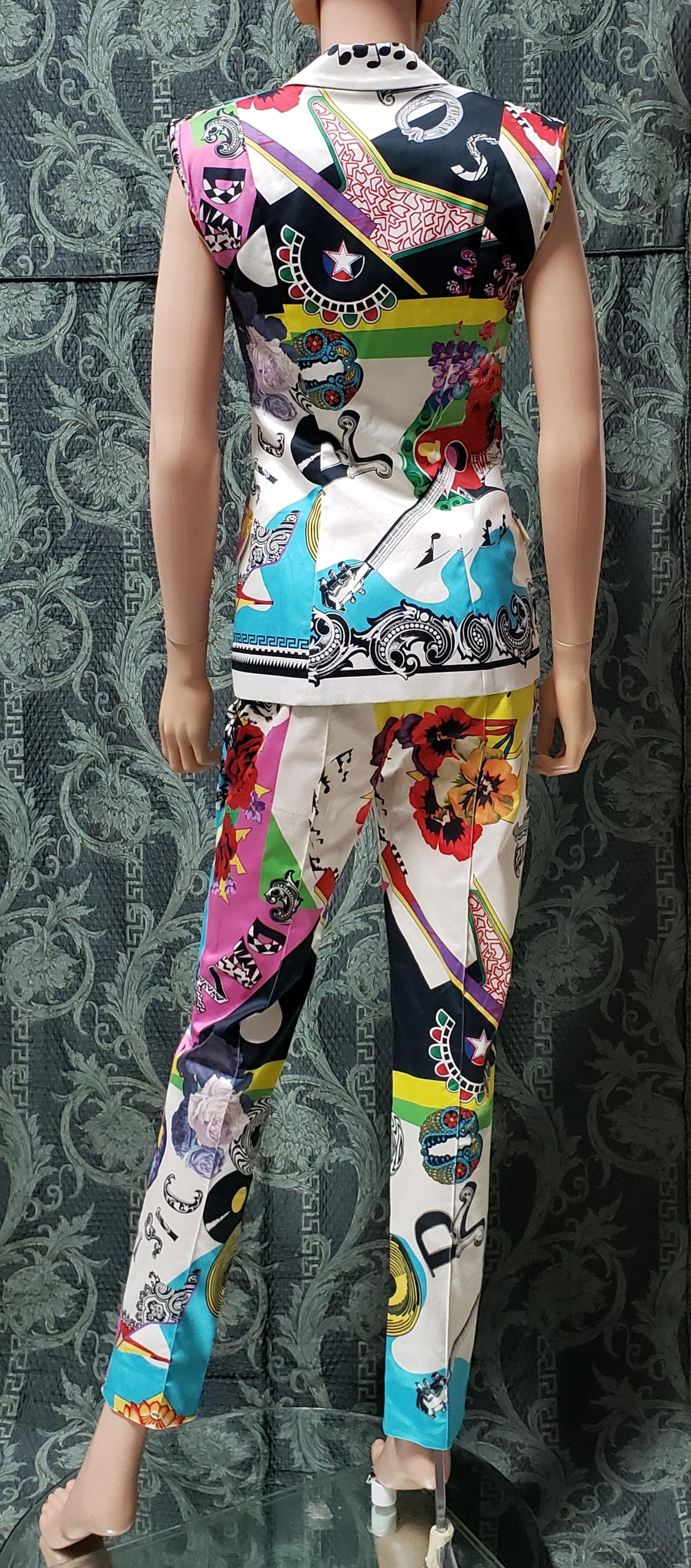 Resort 2013 Look # 4 NEW VERSACE ICONIC PRINT PANT SUIT 38 - 2  For Sale 3