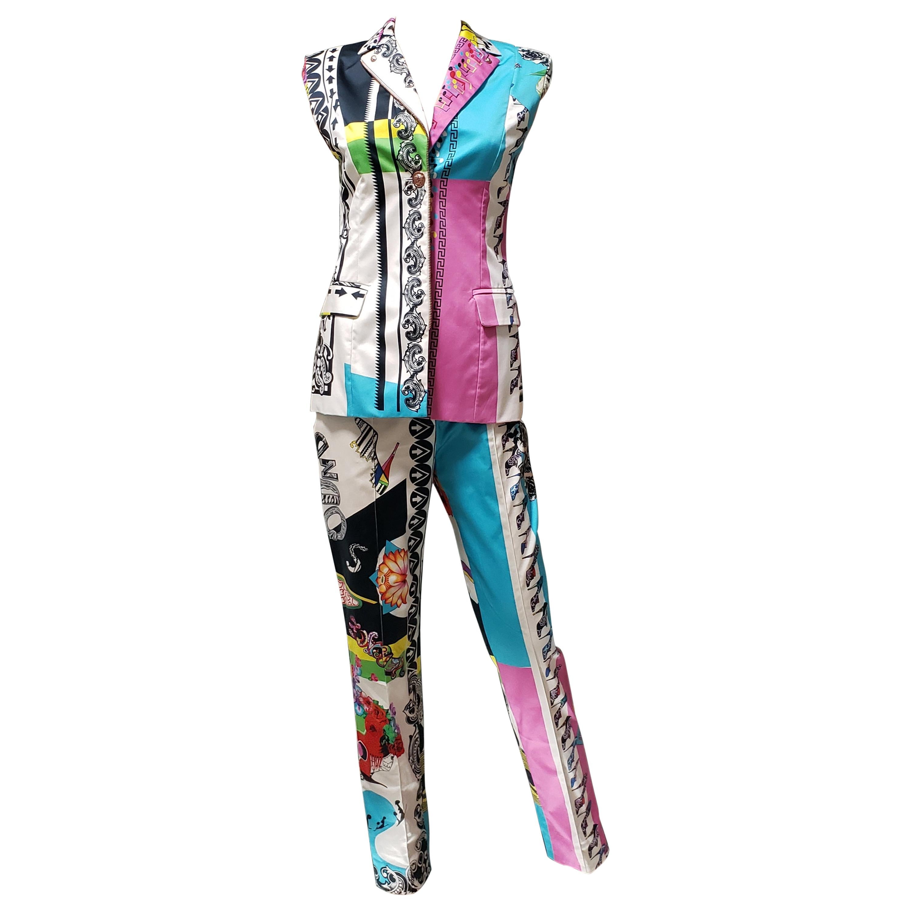Resort 2013 Look # 4 NEW VERSACE ICONIC PRINT PANT SUIT 38 - 2  For Sale